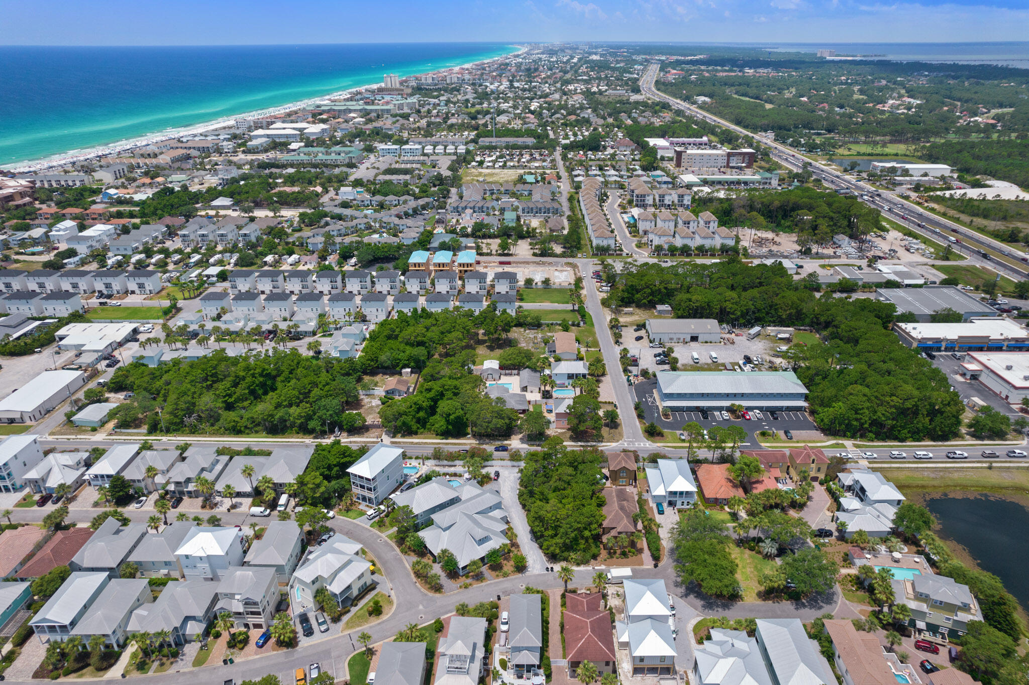 EMERALD WATERS VILLAGE - Residential