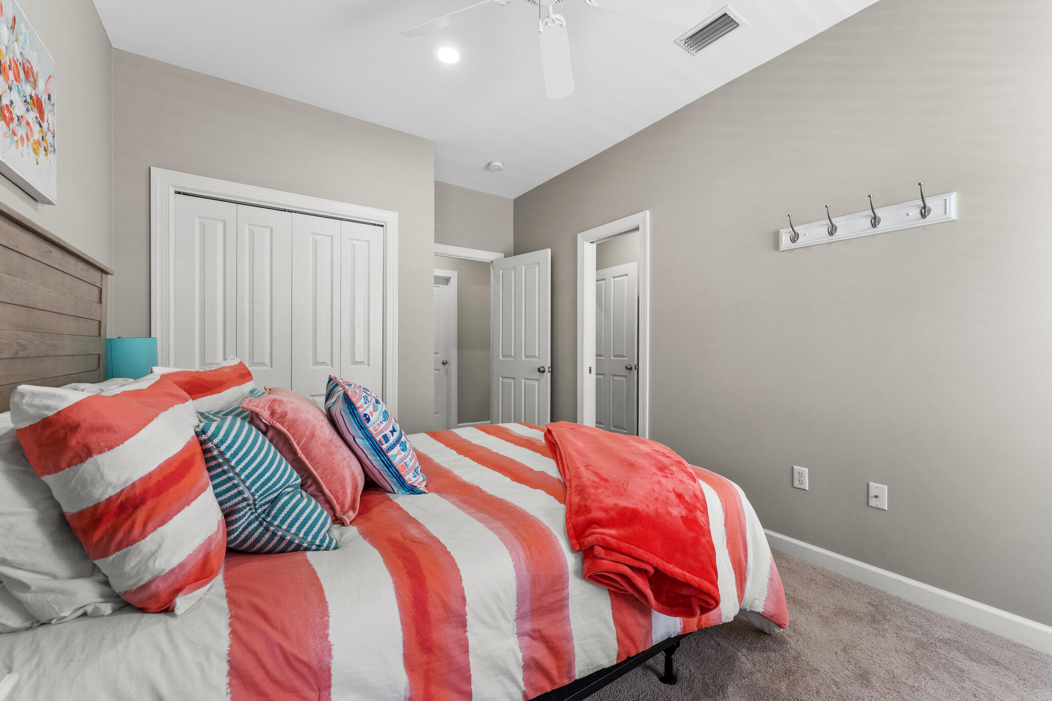 EMERALD WATERS VILLAGE - Residential