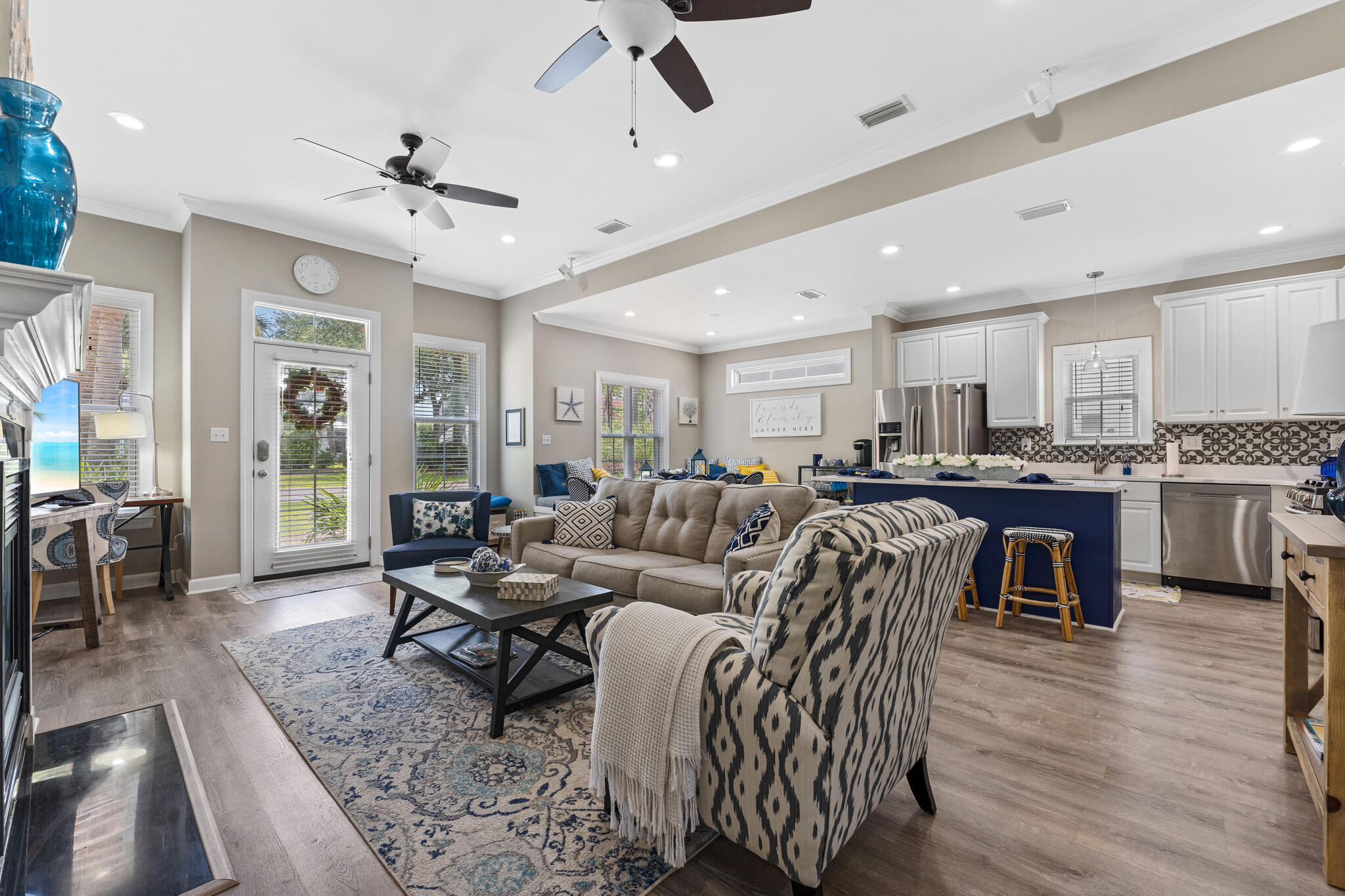 EMERALD WATERS VILLAGE - Residential