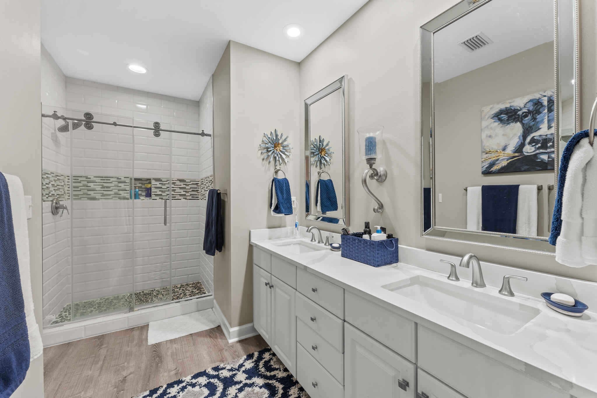 EMERALD WATERS VILLAGE - Residential