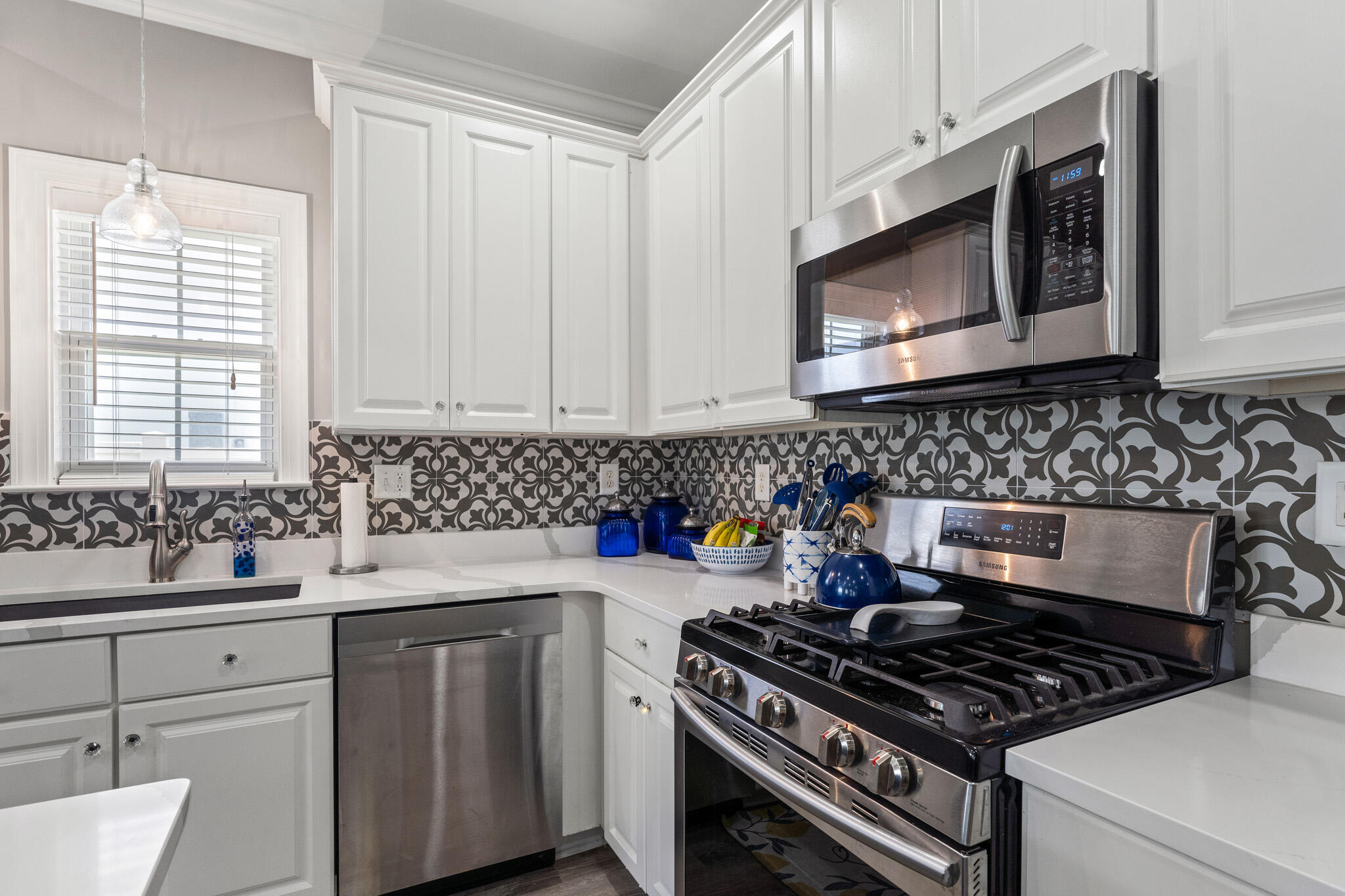 EMERALD WATERS VILLAGE - Residential