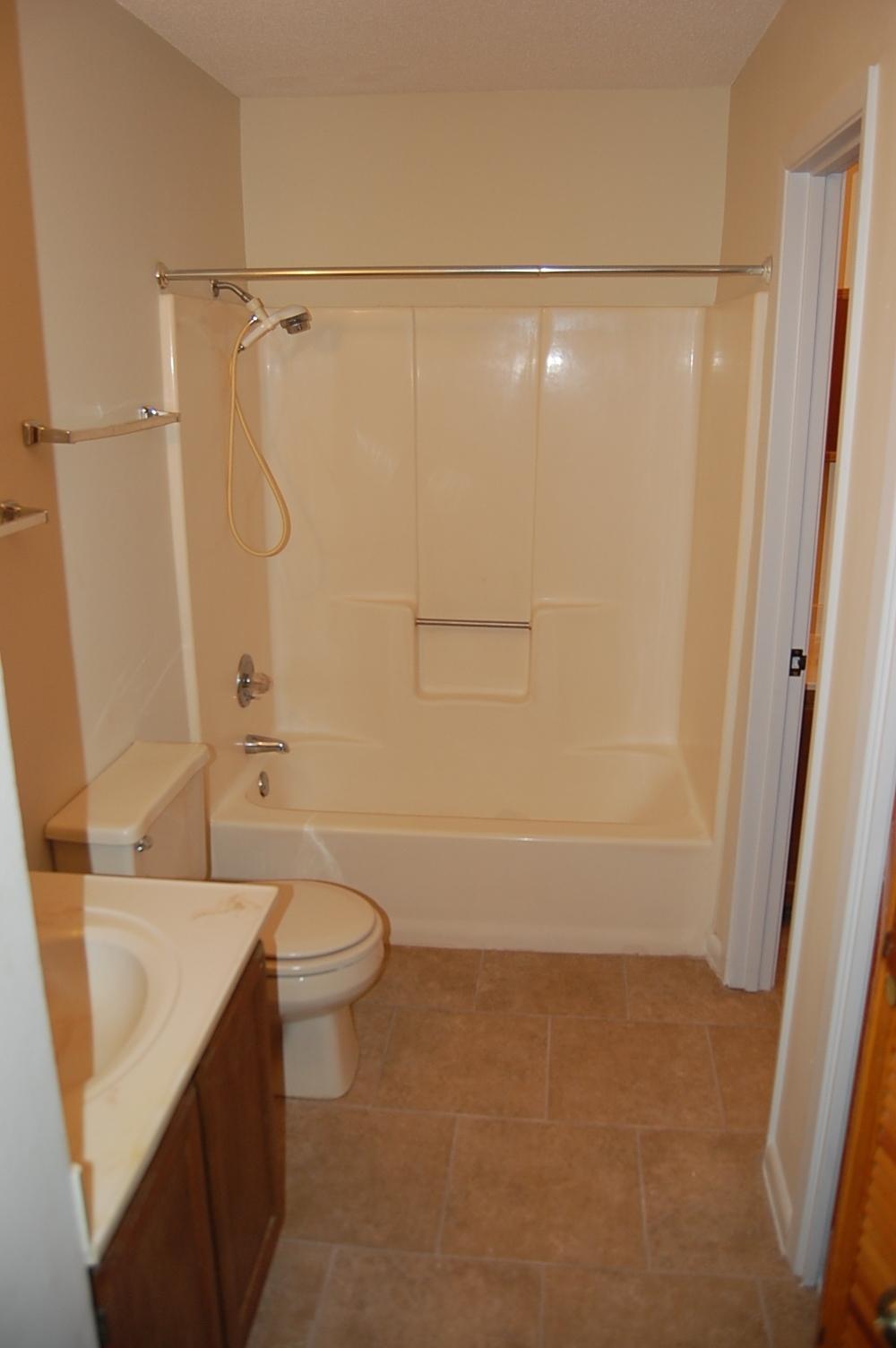 SQUIRREL HAVEN UNREC - Residential Lease