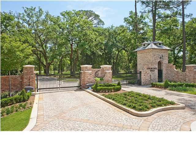 CHURCHILL OAKS - Land