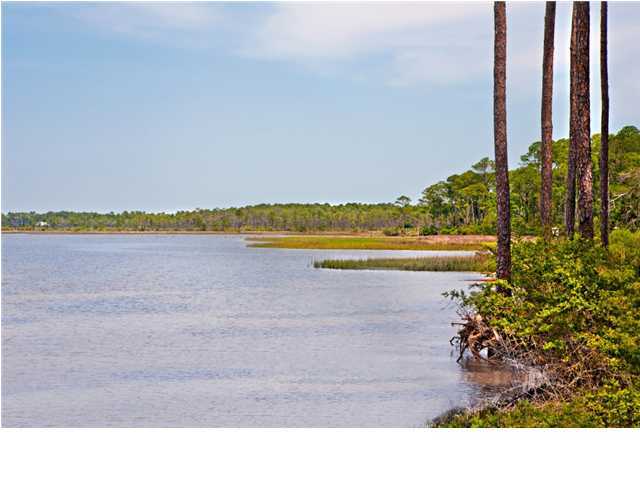 CHURCHILL OAKS - Land