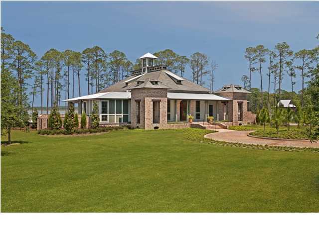 CHURCHILL OAKS - Land