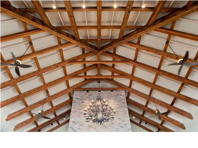 CHURCHILL OAKS - Land