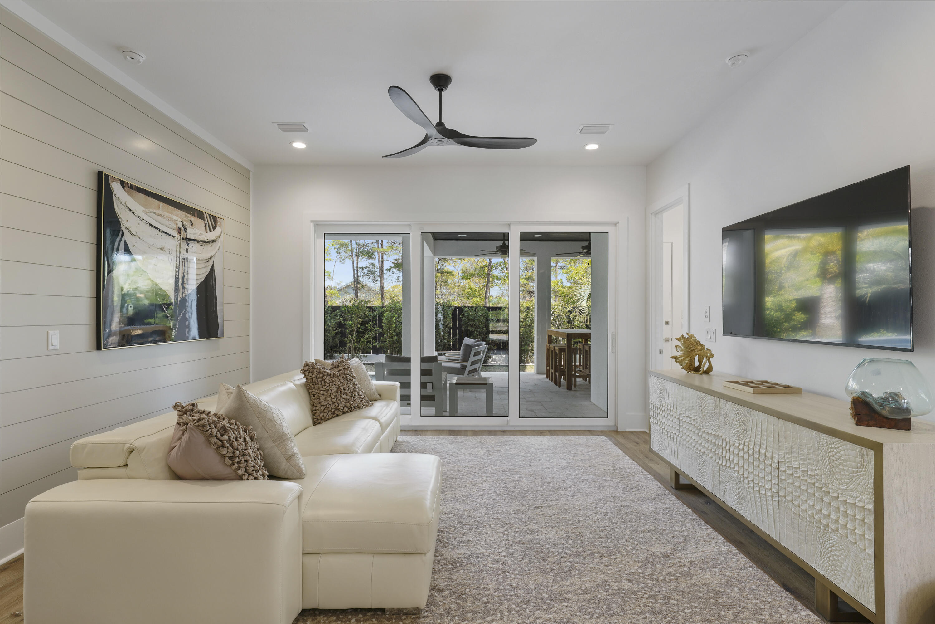 393 County hwy - Residential