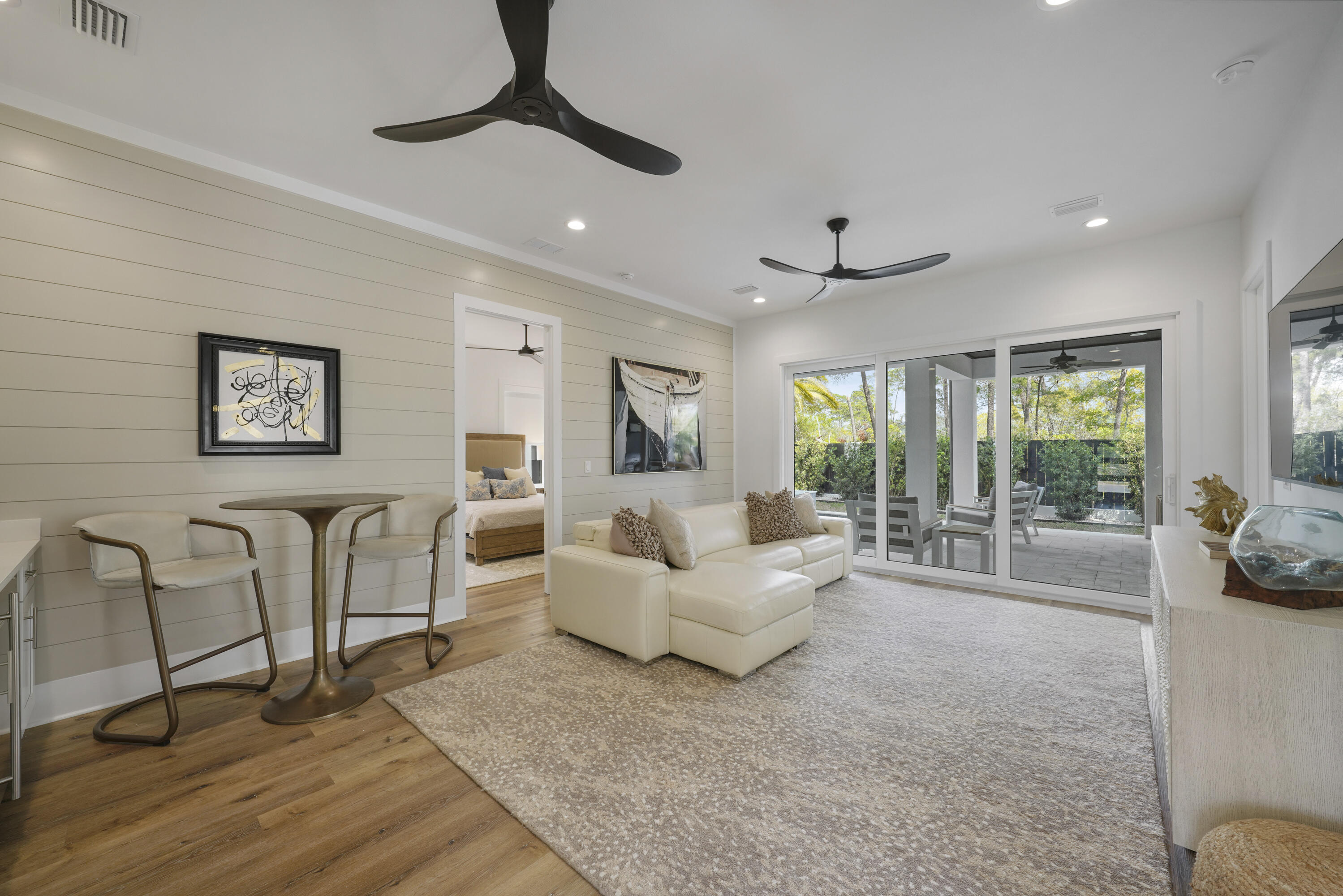 393 County hwy - Residential