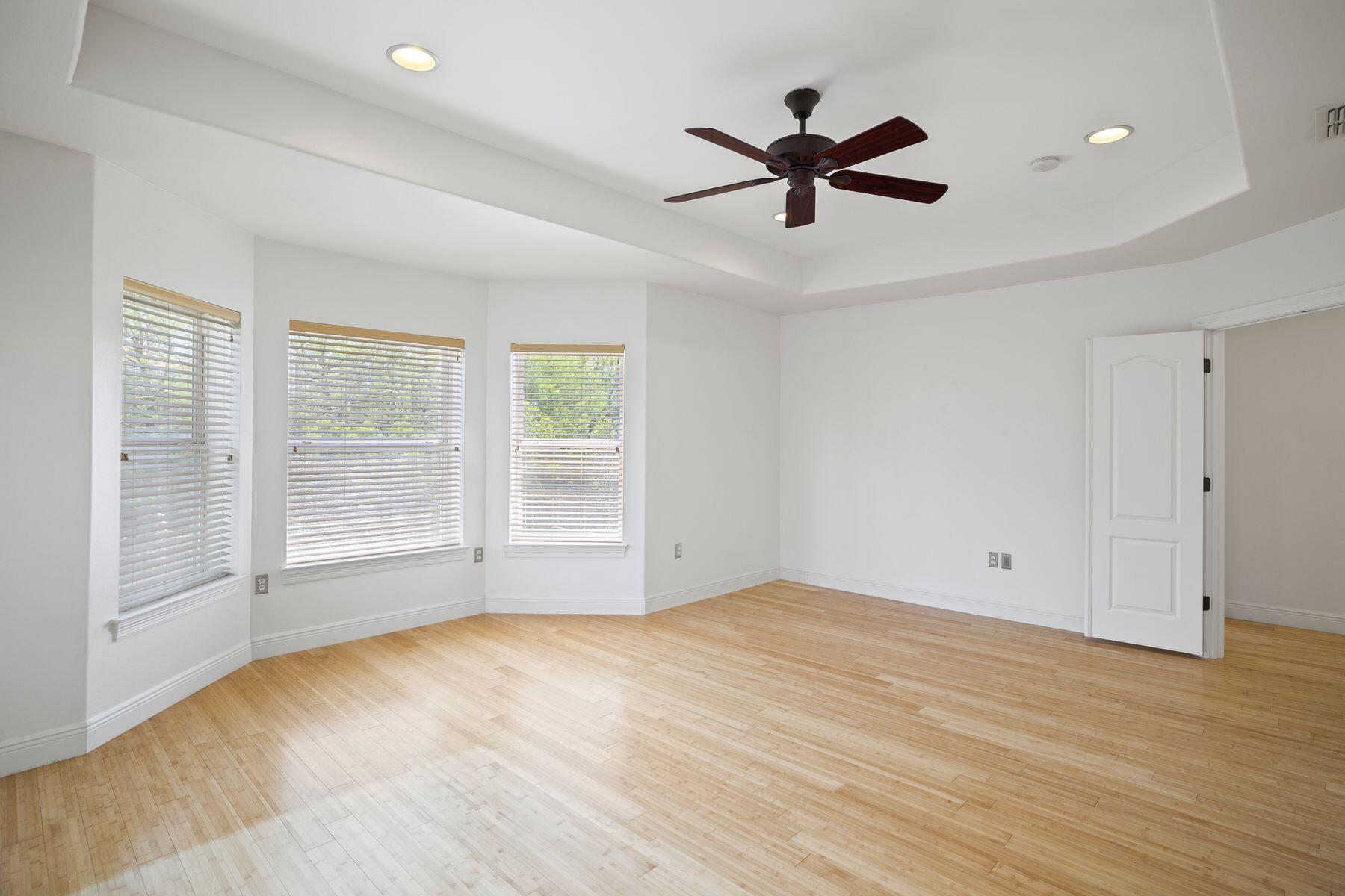 BAYWALK LANDING - Residential