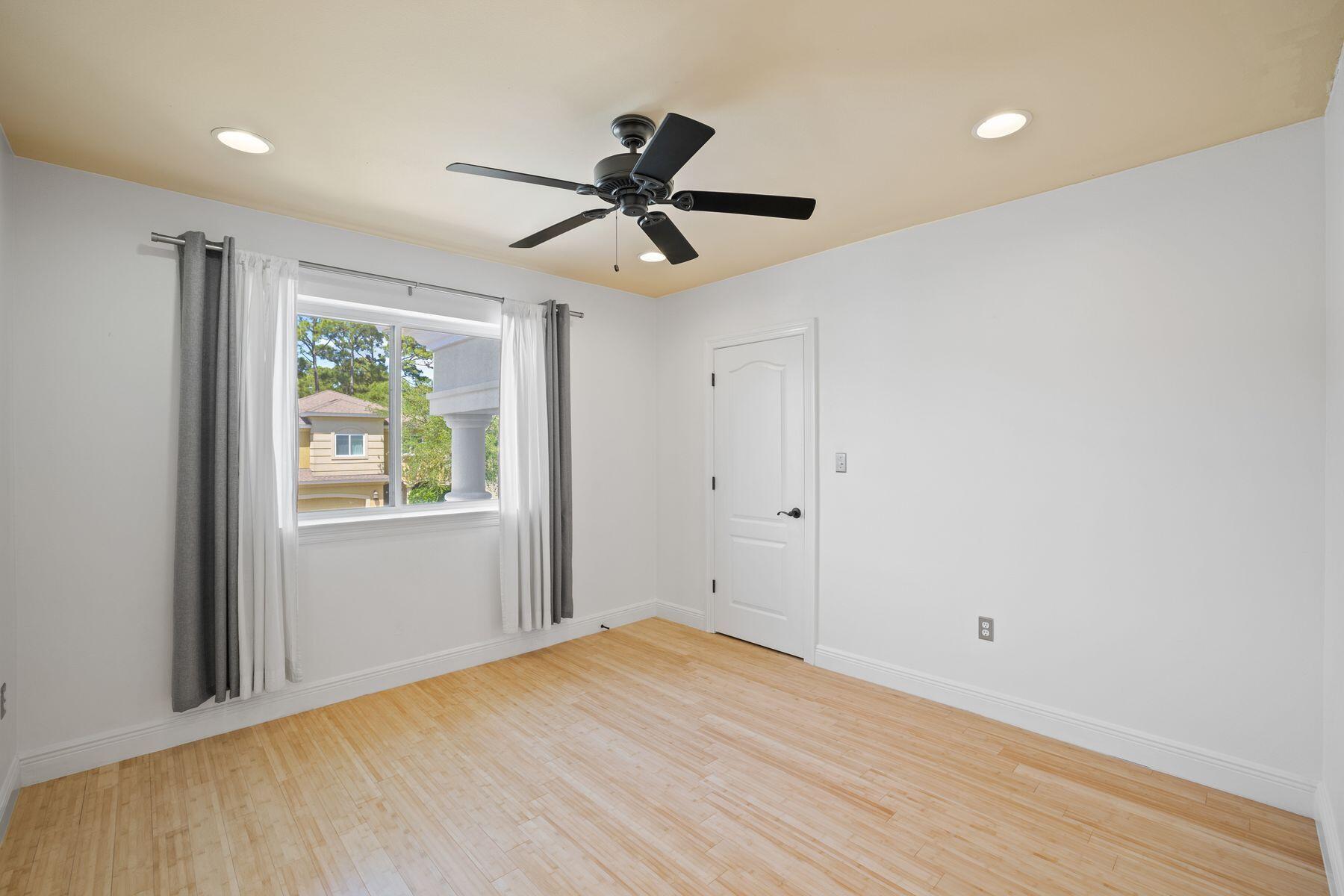 BAYWALK LANDING - Residential