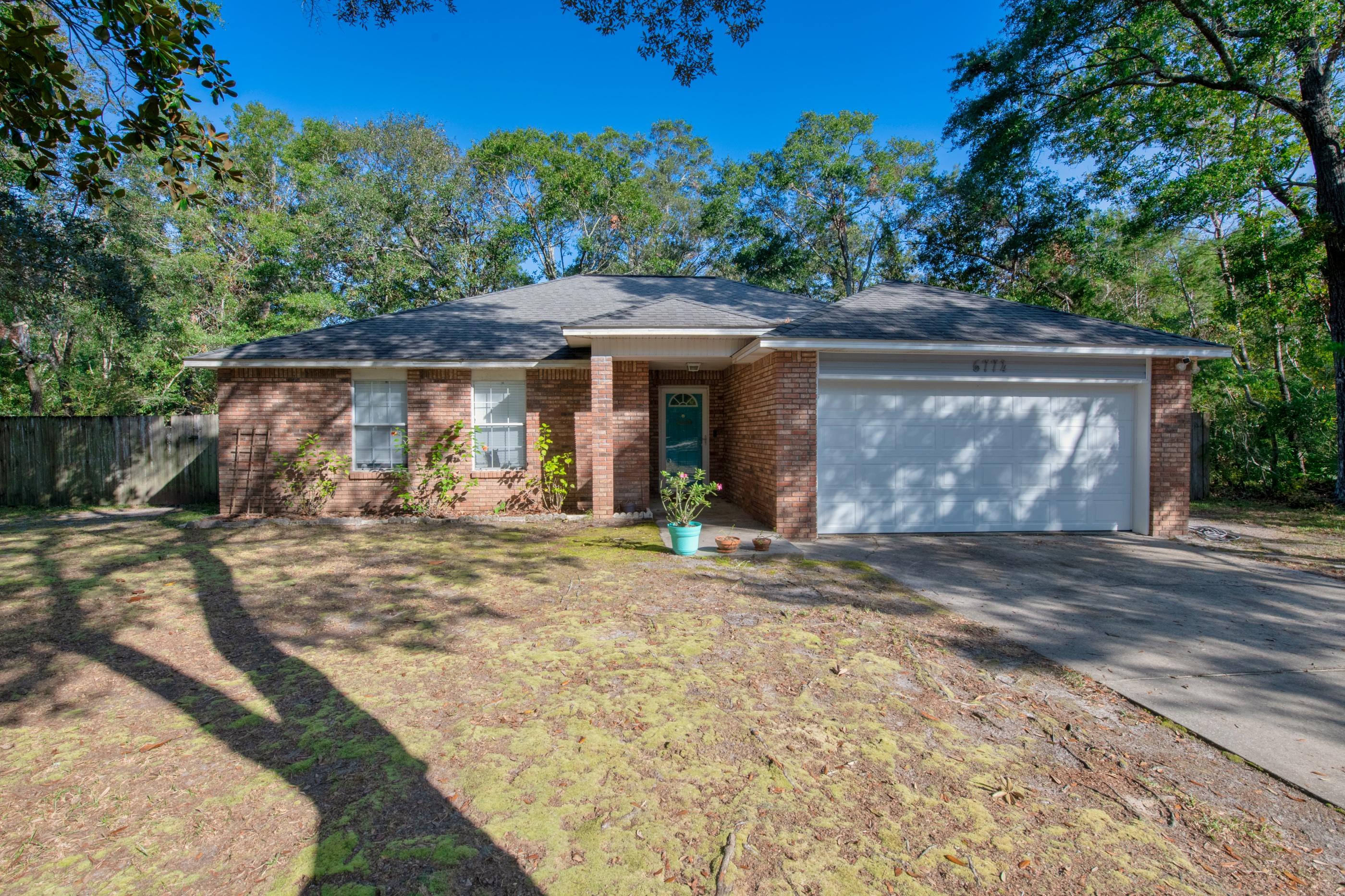 ROBLEDAL ESTATES UNIT 3 - Residential Lease