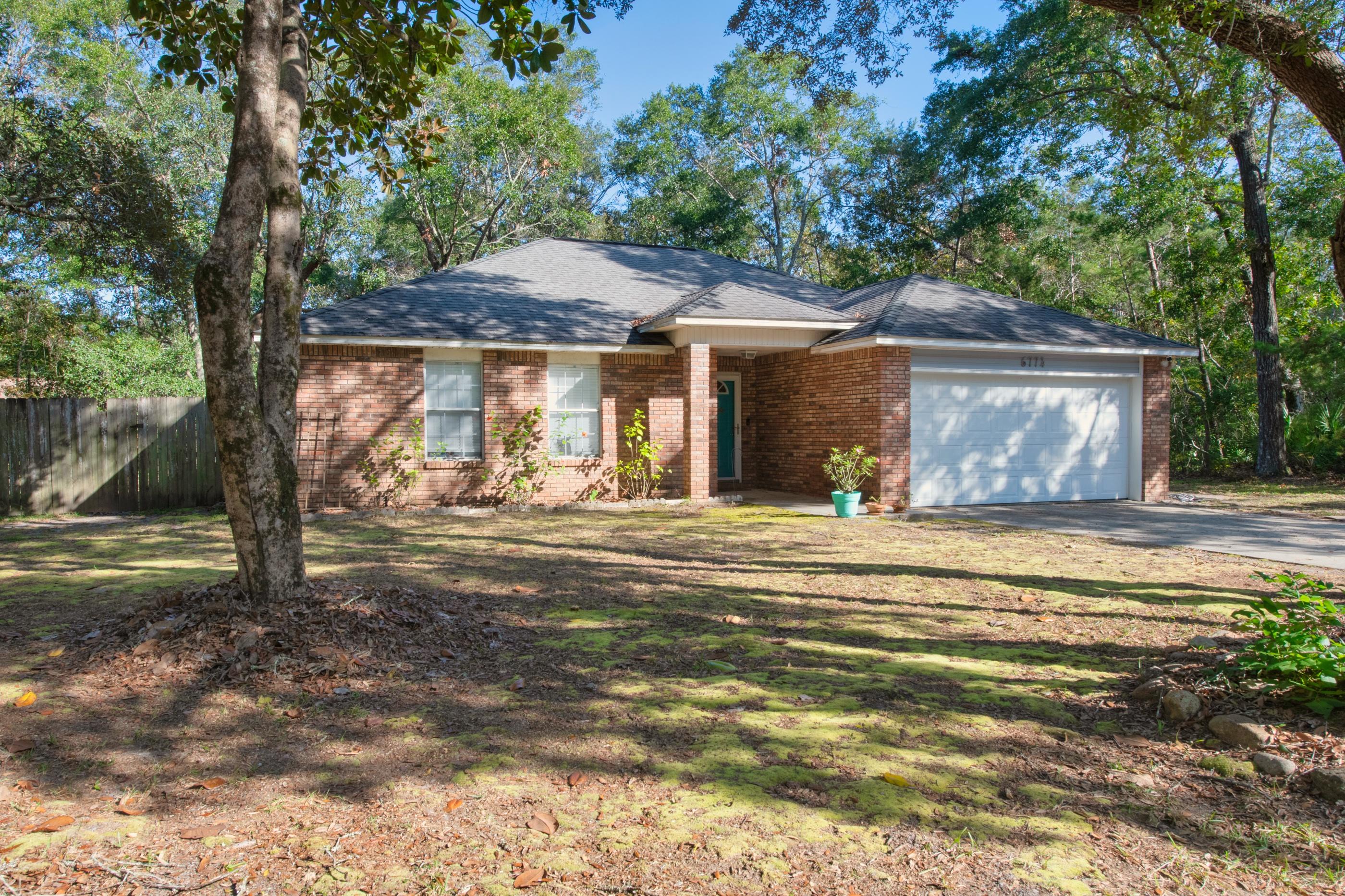 ROBLEDAL ESTATES UNIT 3 - Residential Lease