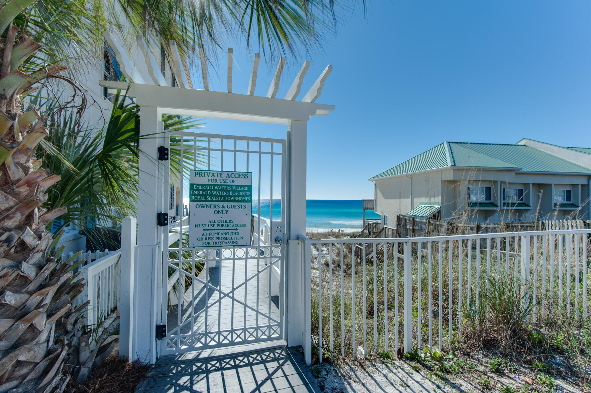 EMERALD WATERS VILLAGE - Residential
