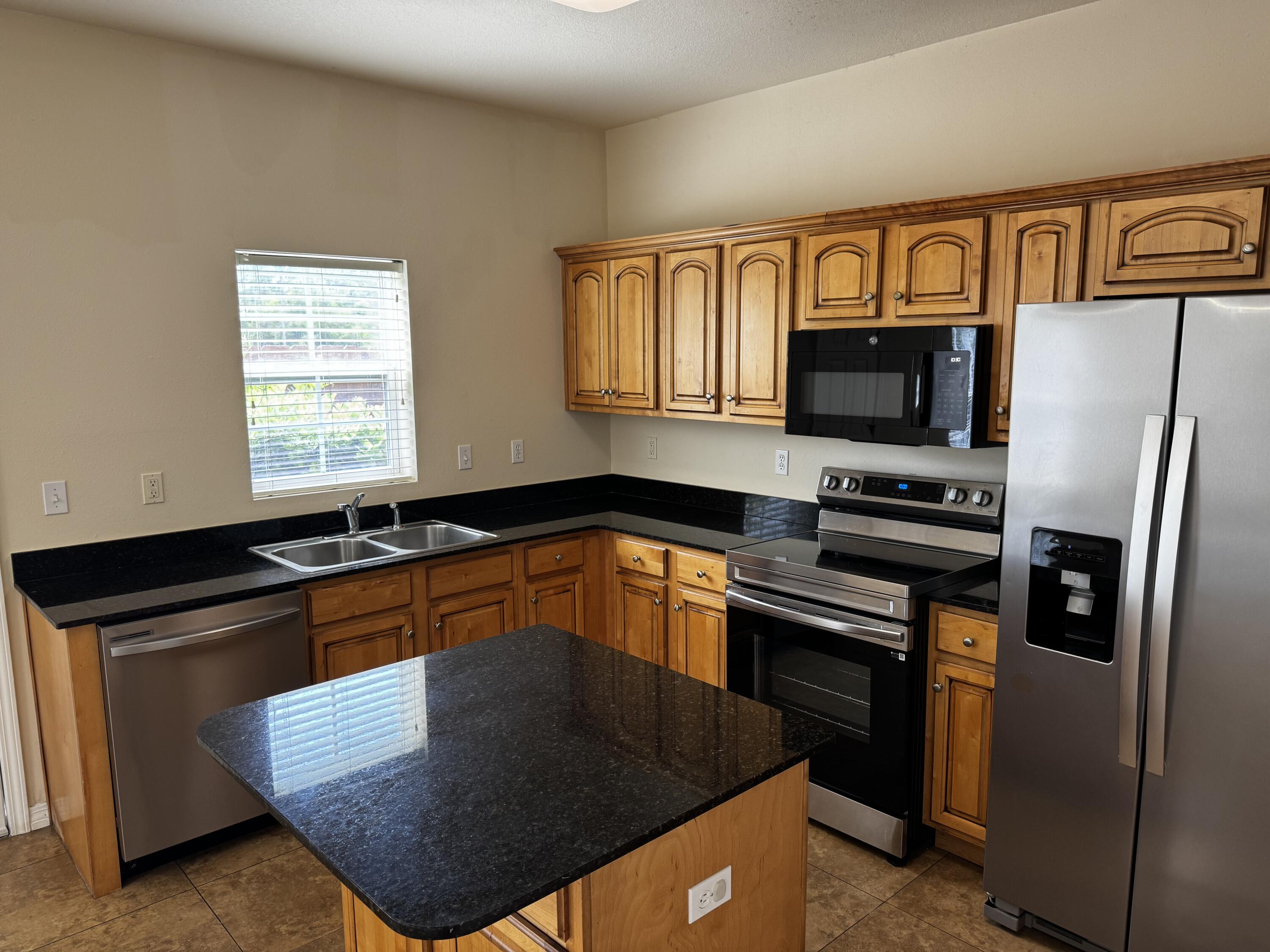 MERIDIAN SQUARE T/H - Residential Lease