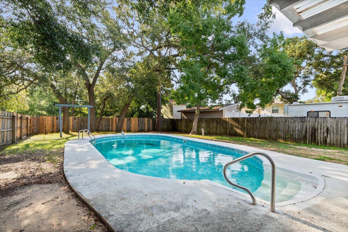 OAKLAND MANOR I LOT 1 & PORTION OF VACATED - Residential