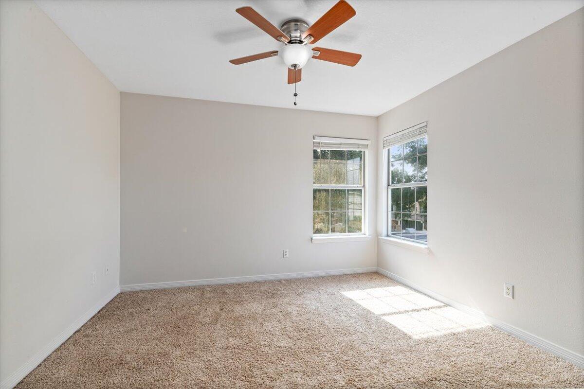 OAKLAND MANOR I LOT 1 & PORTION OF VACATED - Residential