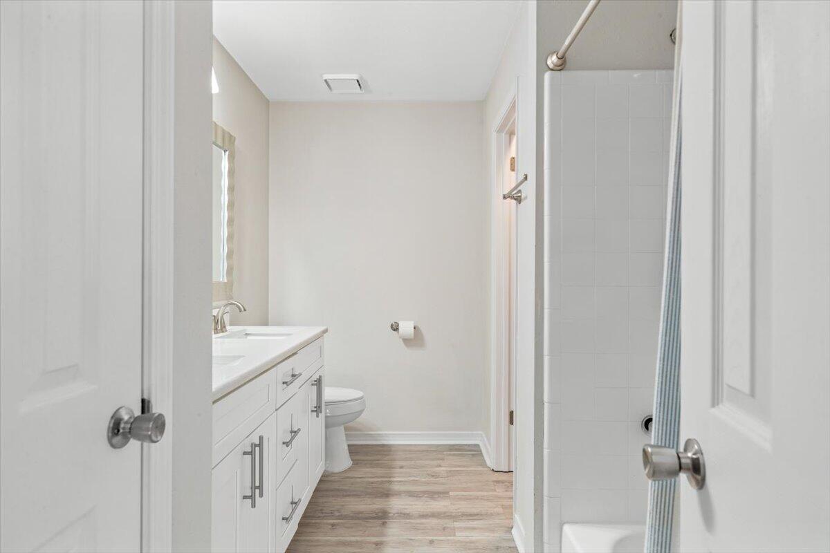 OAKLAND MANOR I LOT 1 & PORTION OF VACATED - Residential