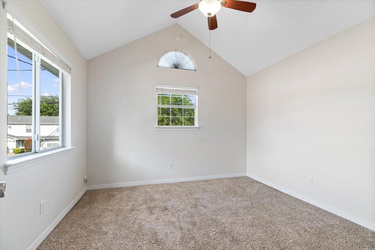 OAKLAND MANOR I LOT 1 & PORTION OF VACATED - Residential