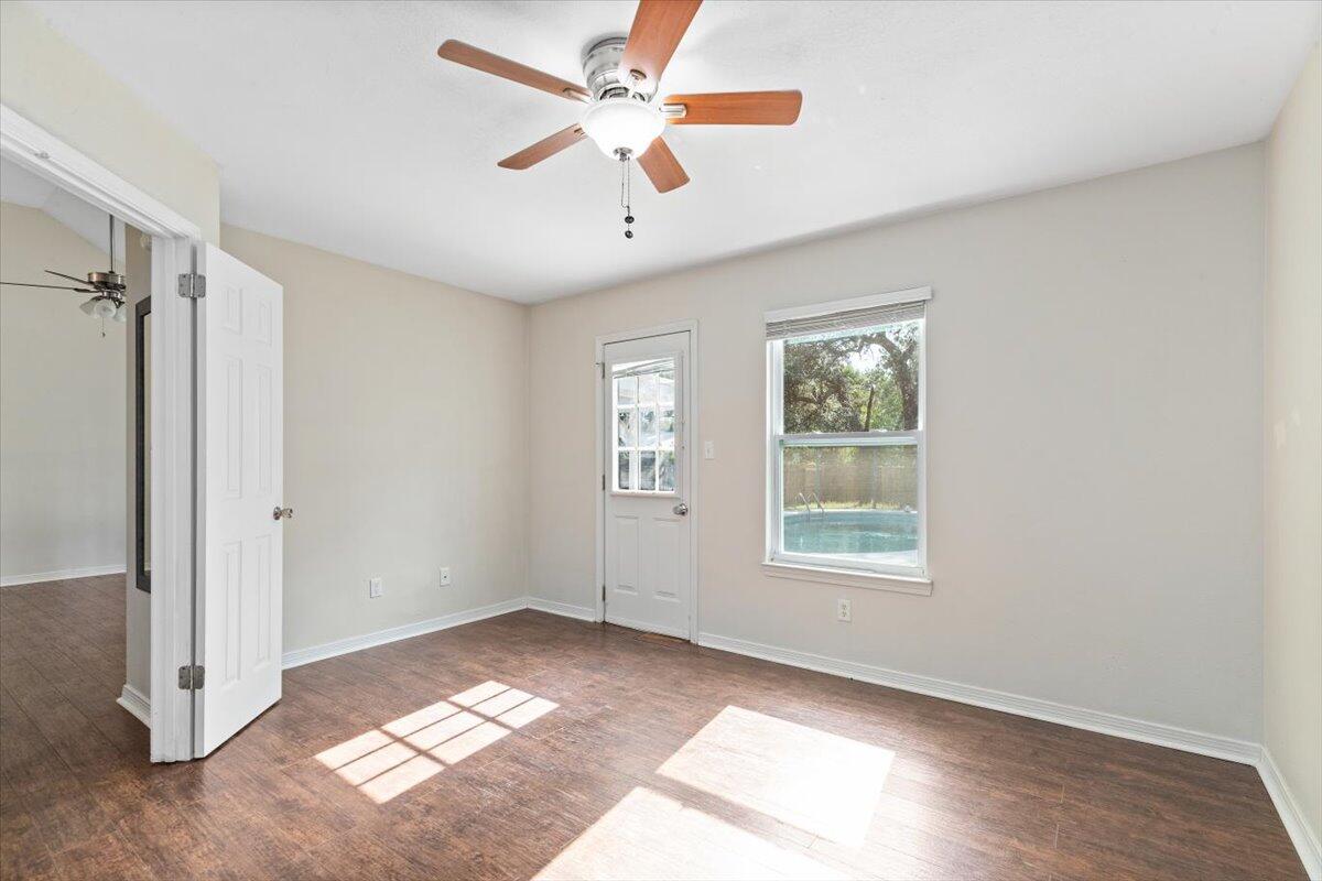 OAKLAND MANOR I LOT 1 & PORTION OF VACATED - Residential