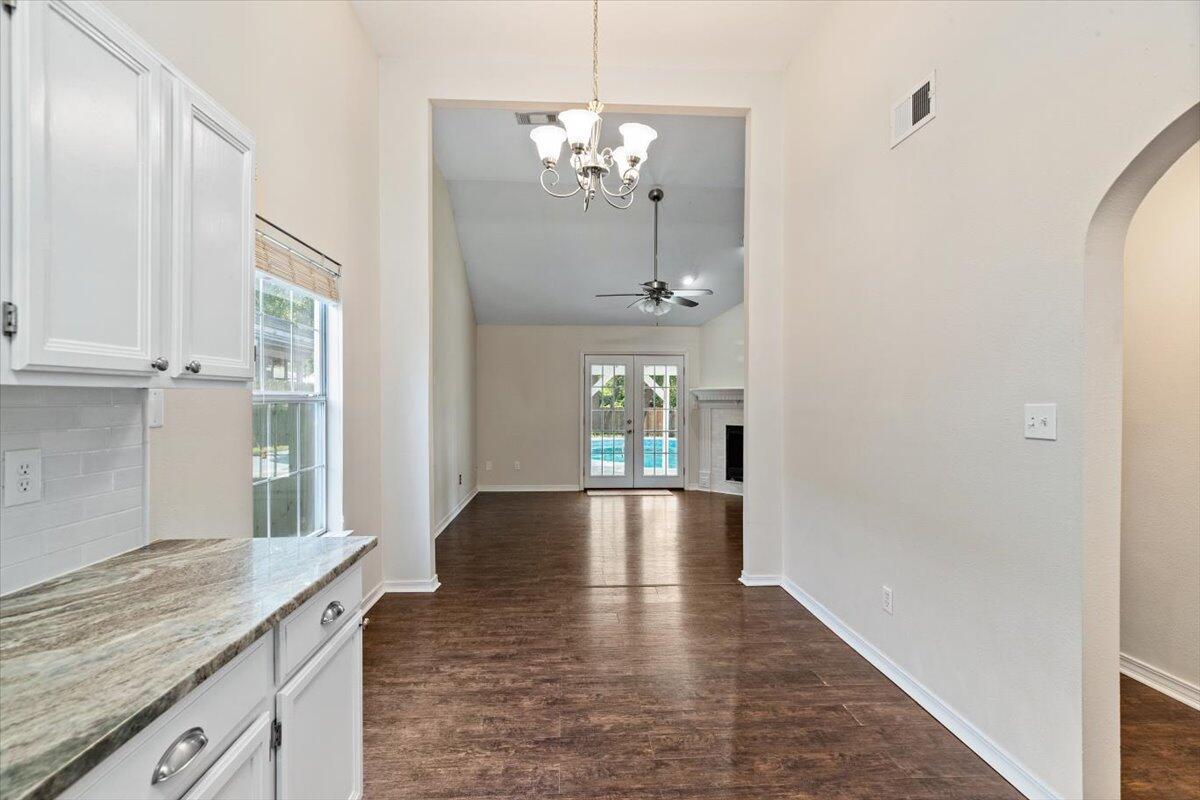 OAKLAND MANOR I LOT 1 & PORTION OF VACATED - Residential