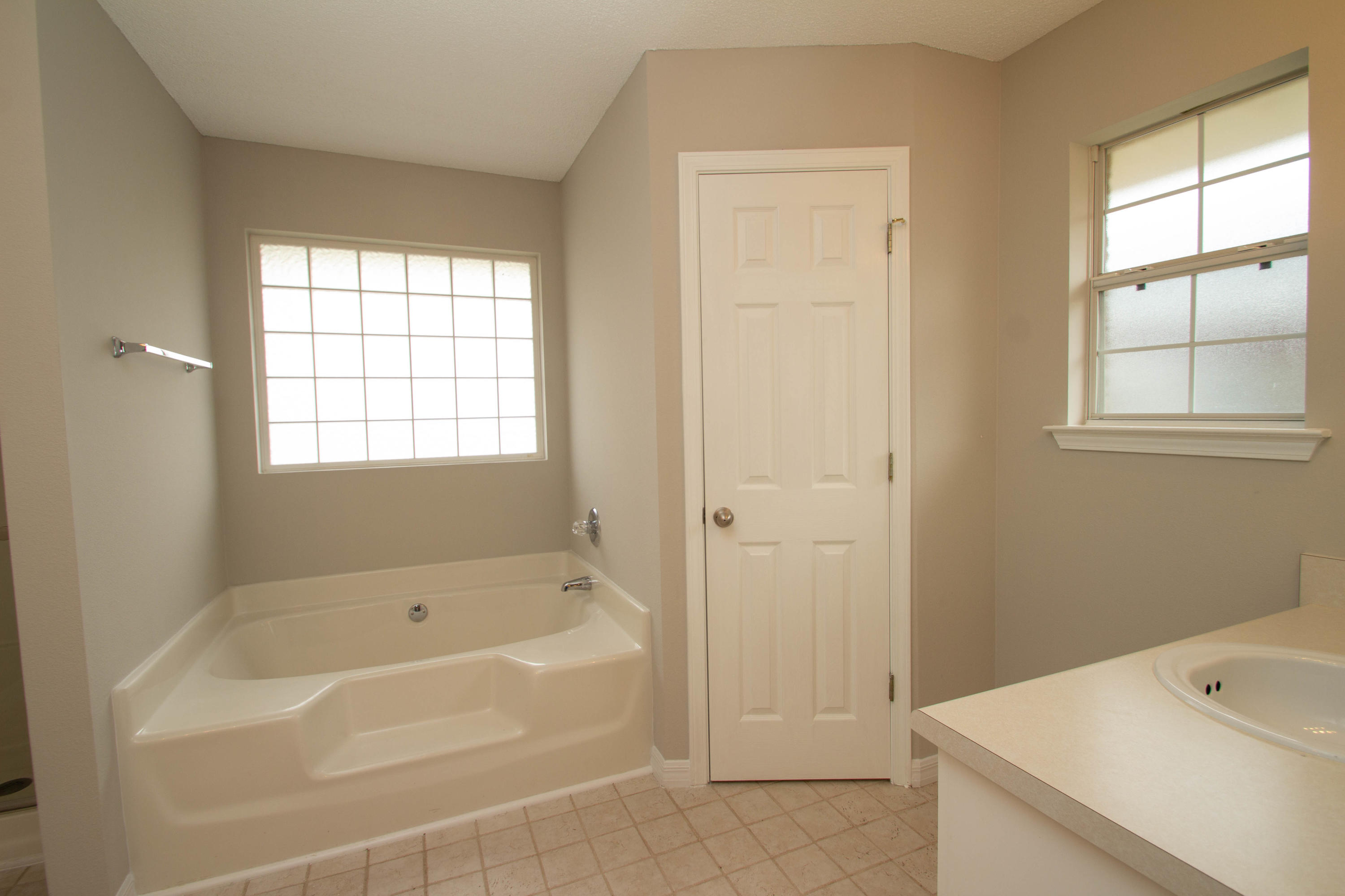 HAMPTON RIDGE ESTATES - Residential