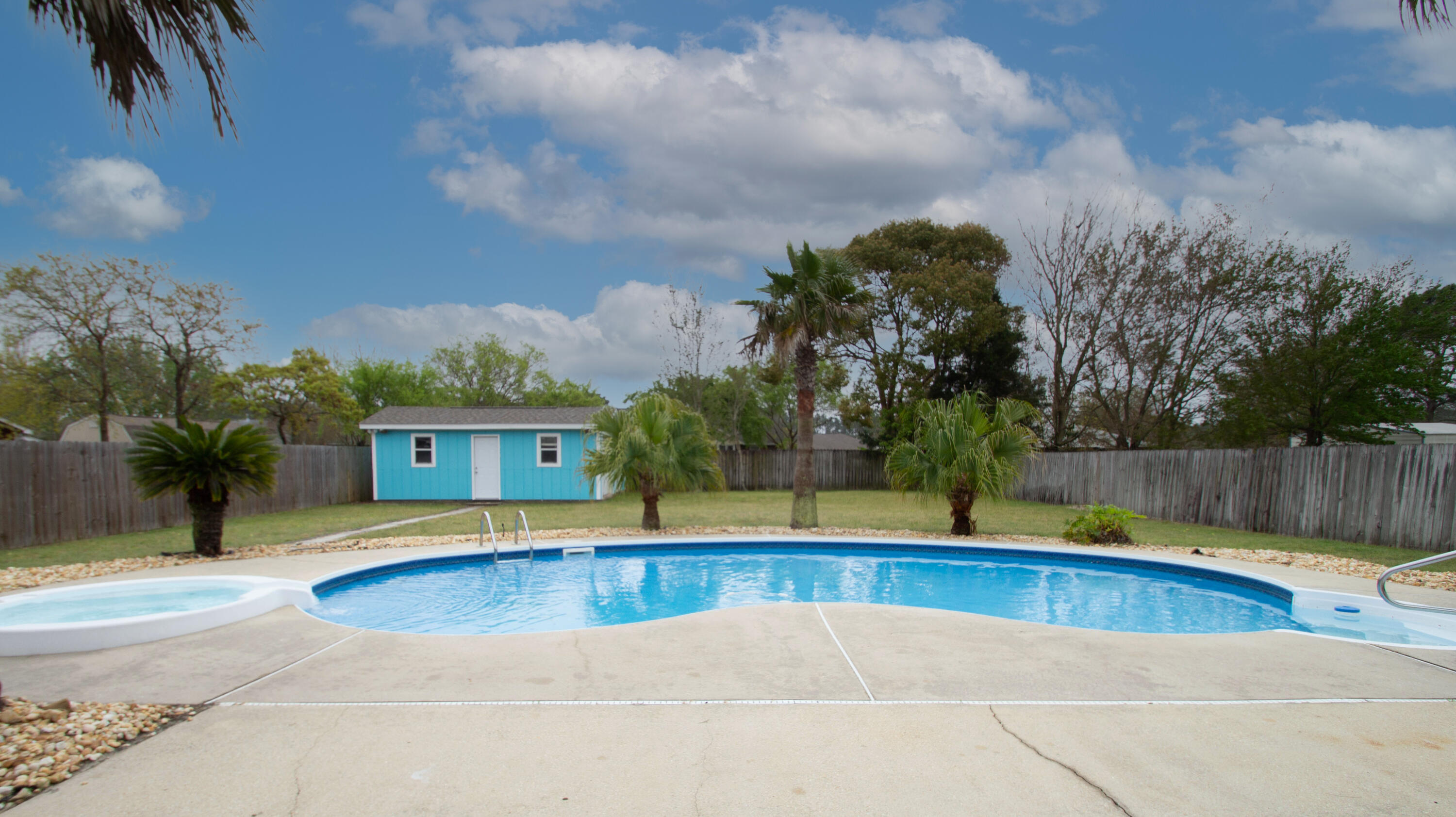 HAMPTON RIDGE ESTATES - Residential