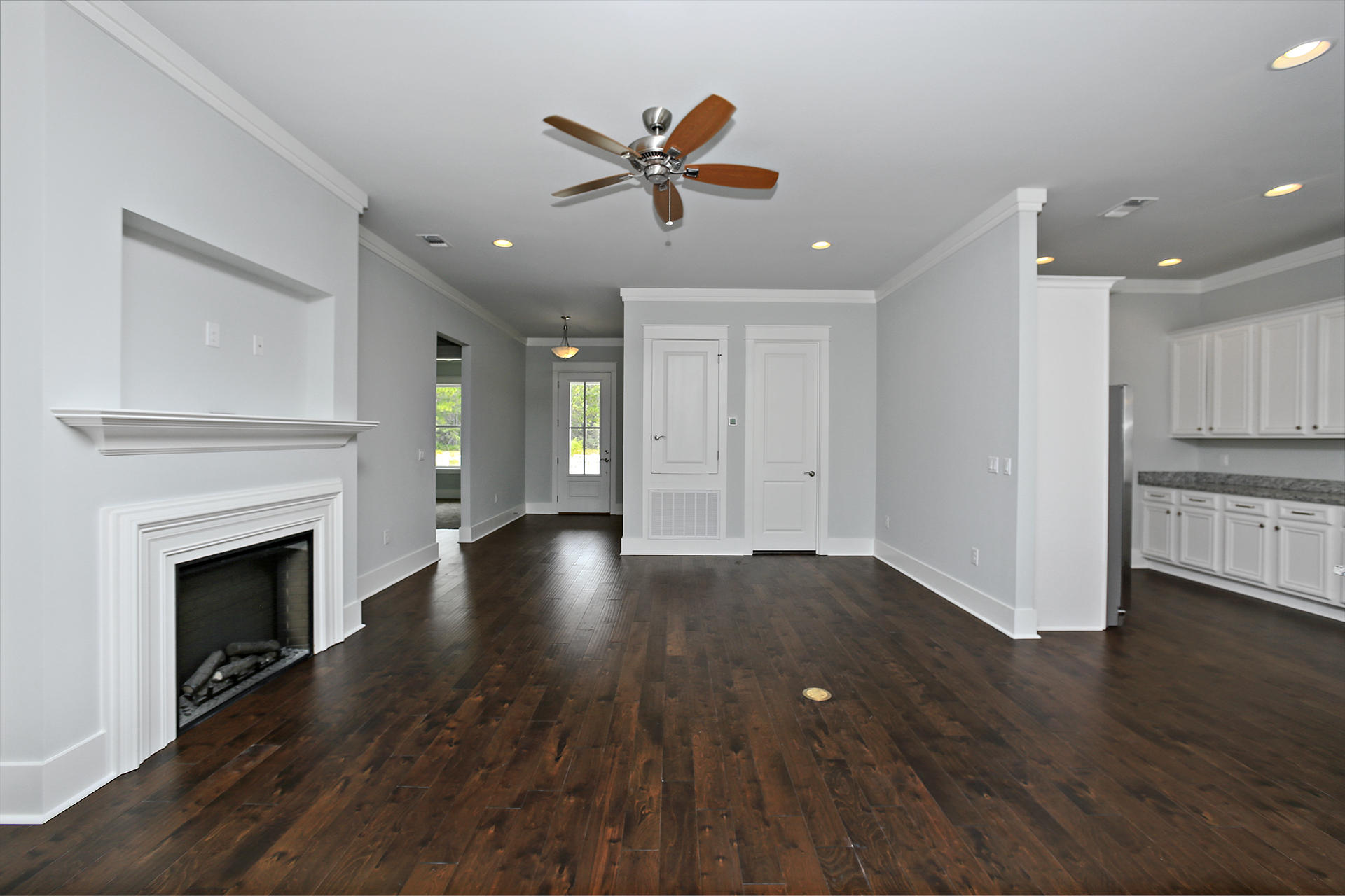 PARADISE COVE - Residential