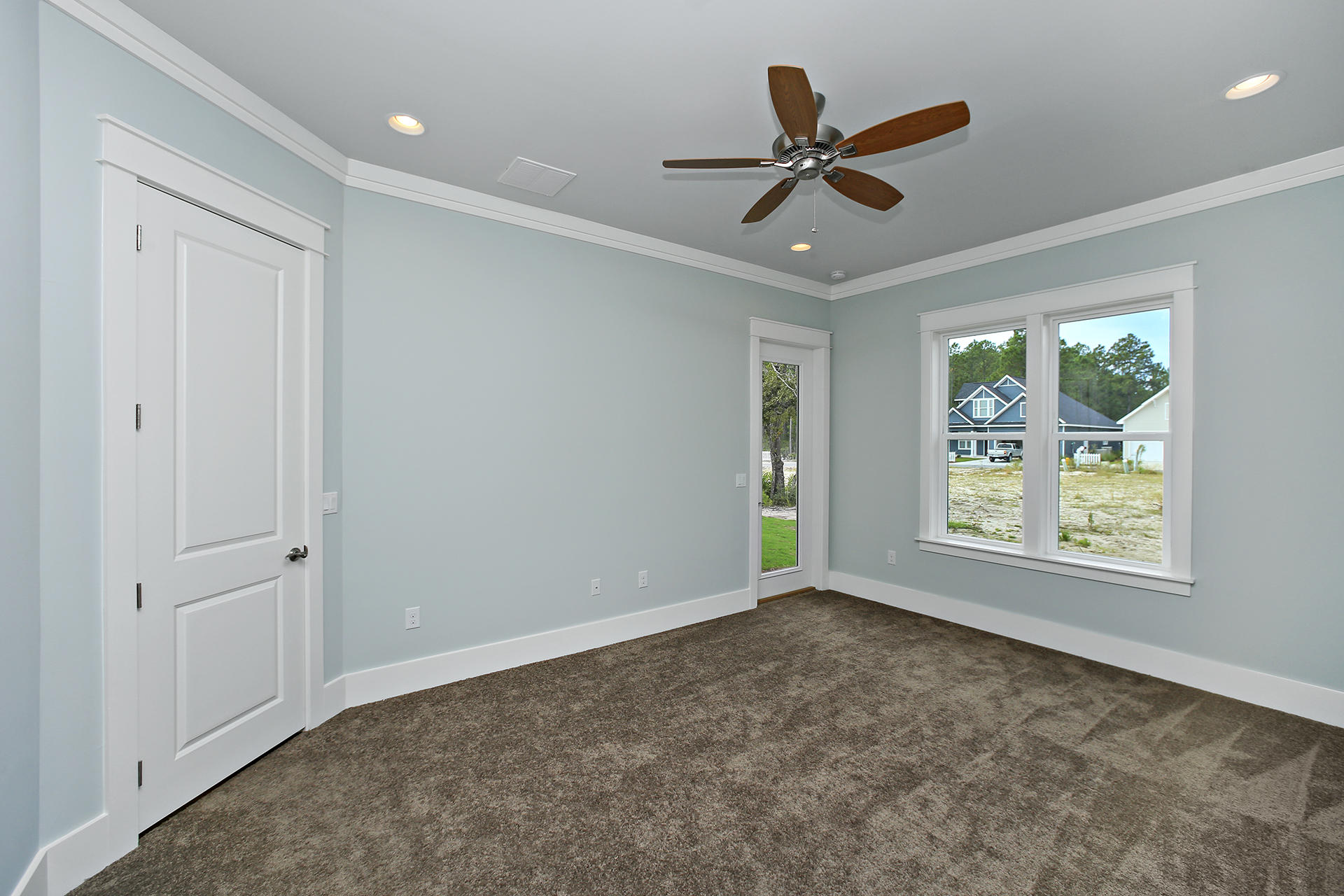 PARADISE COVE - Residential