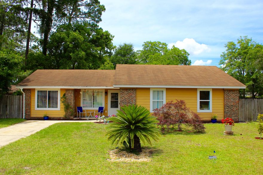 Location location location. Easy access from the center of Fort Walton Beach. Close to both Eglin and Hulburt. Well maintained 4 bedroom home. Stainless steel appliances. Large lot in cul de sac. Fenced in back yard with a detached garage/workshop. Granite in kitchen and bathrooms. Large indoor utility room. Plenty of storage, closets/pantry/utility room/workshop.