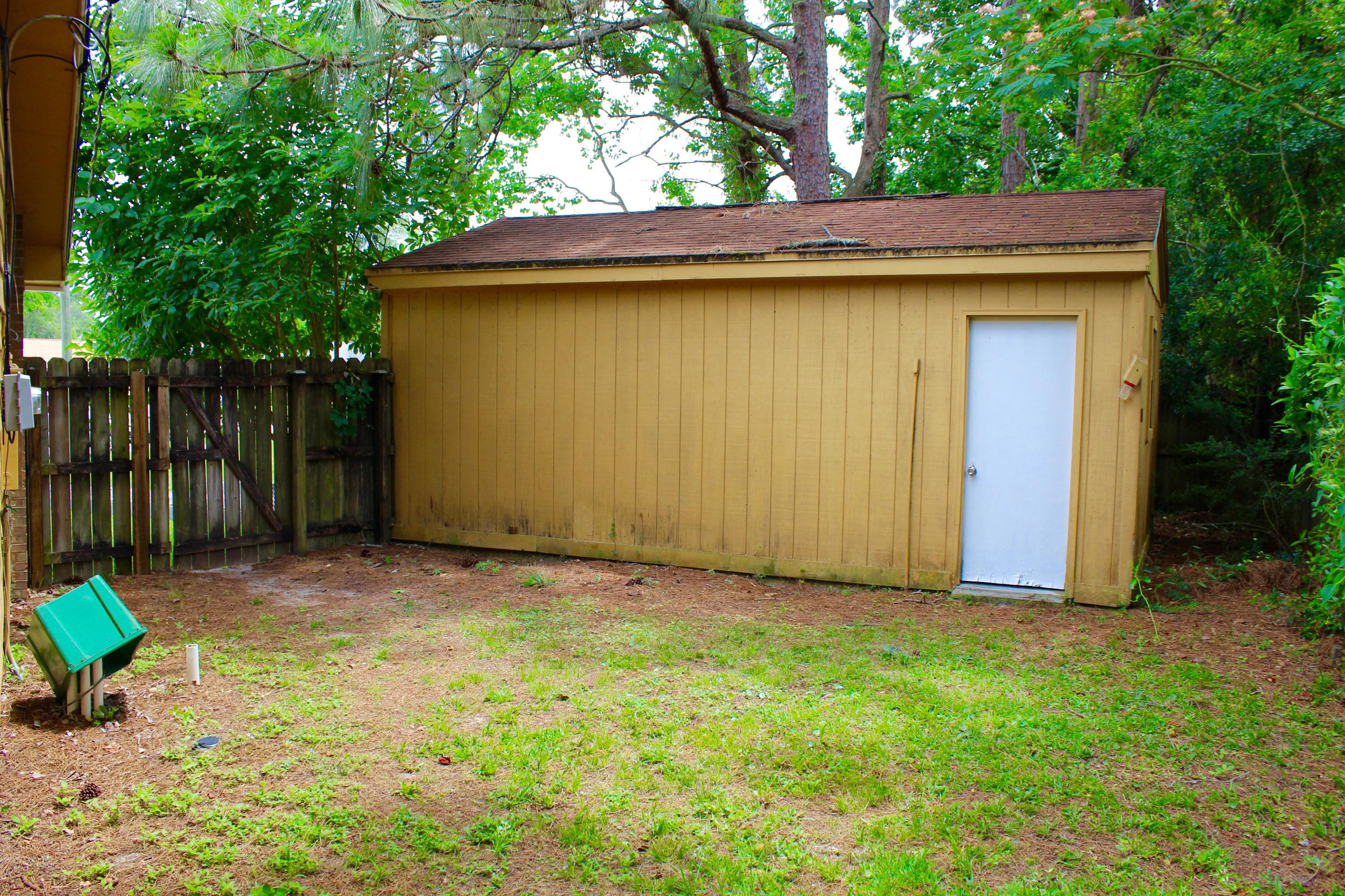 PINE MEADOWS - Residential