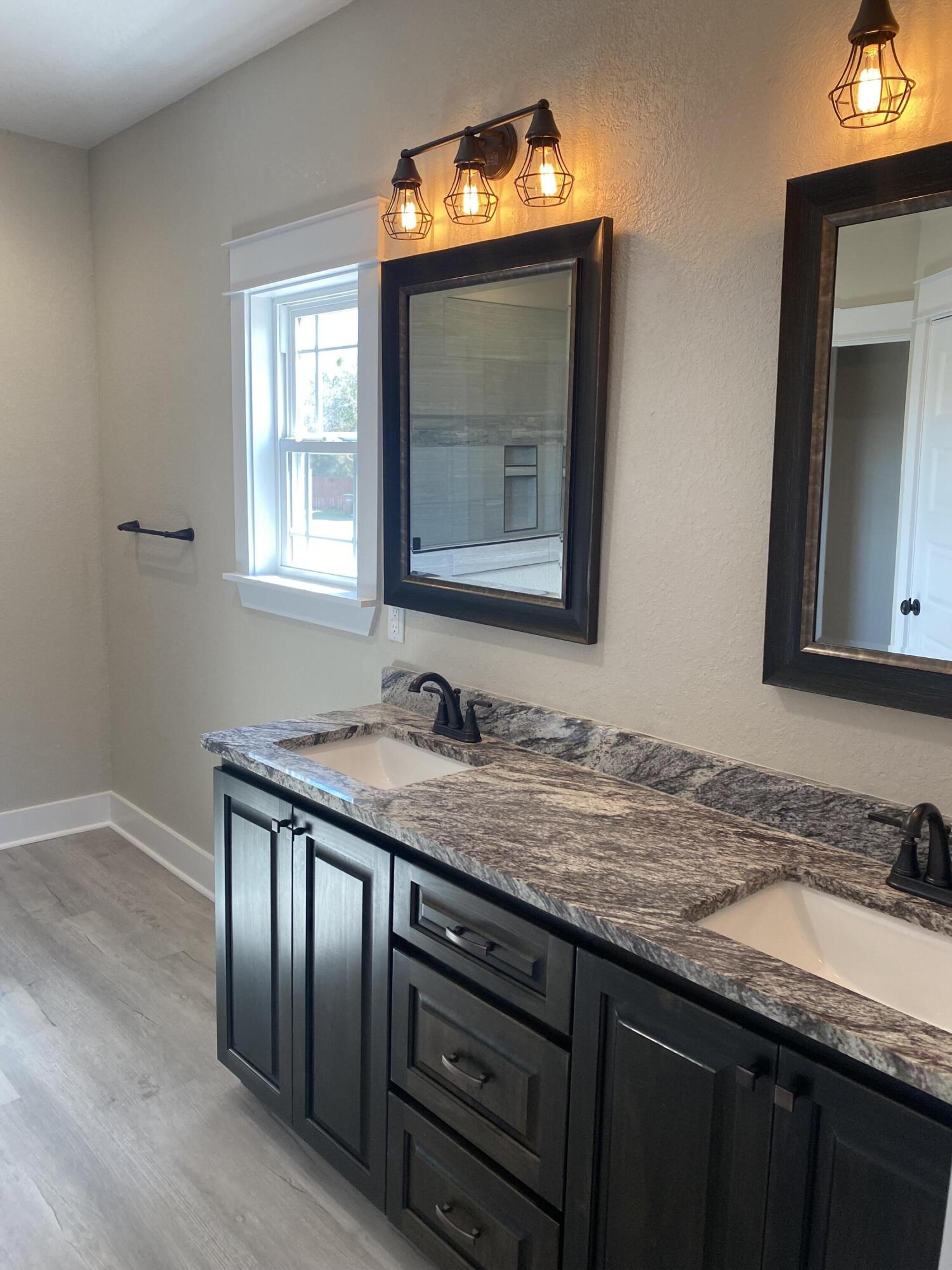 HUNTERS CREEK - Residential