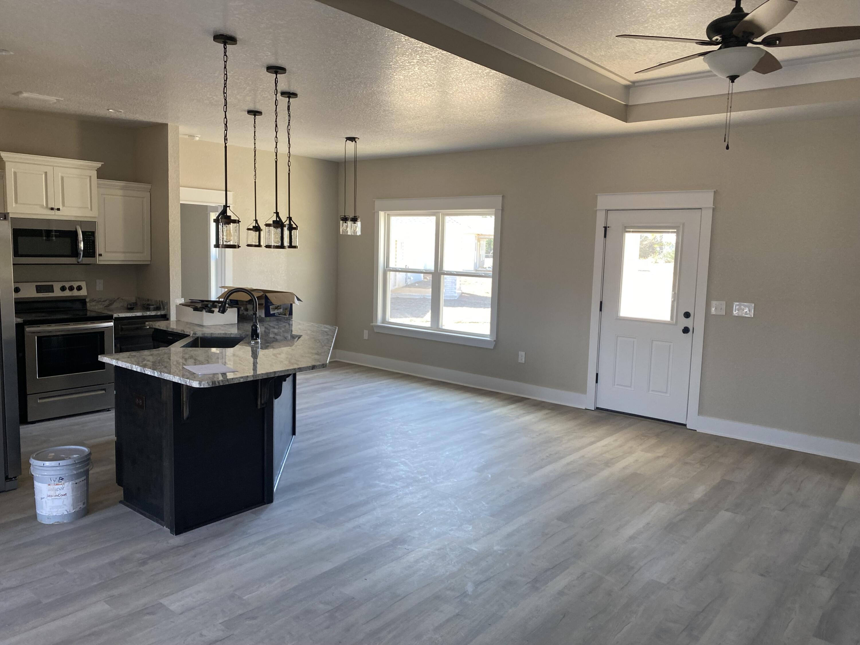 HUNTERS CREEK - Residential