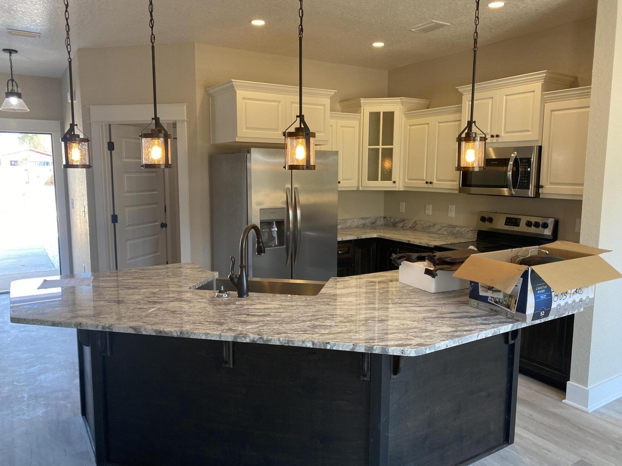 HUNTERS CREEK - Residential