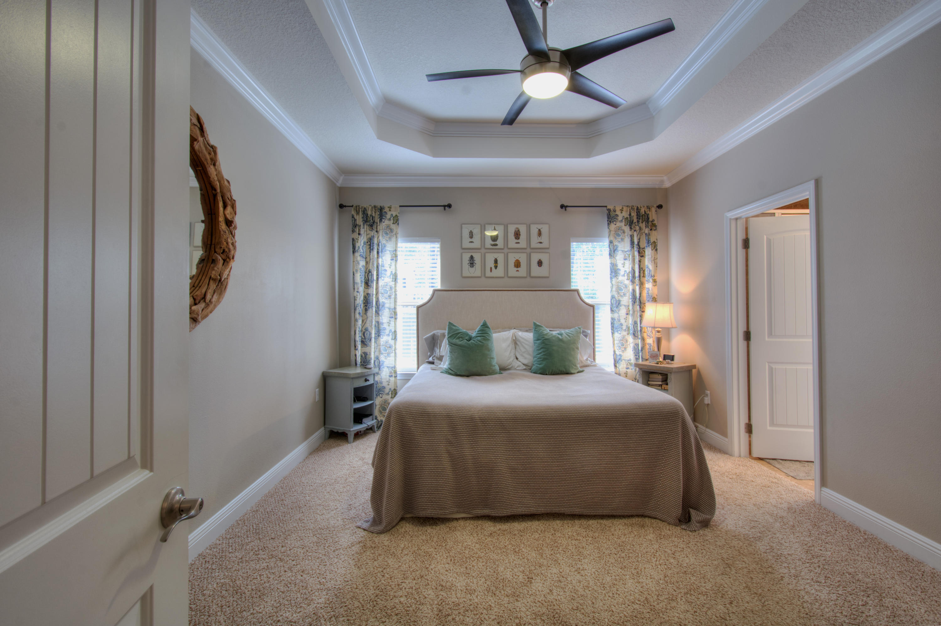 WHISPERING LAKE - Residential