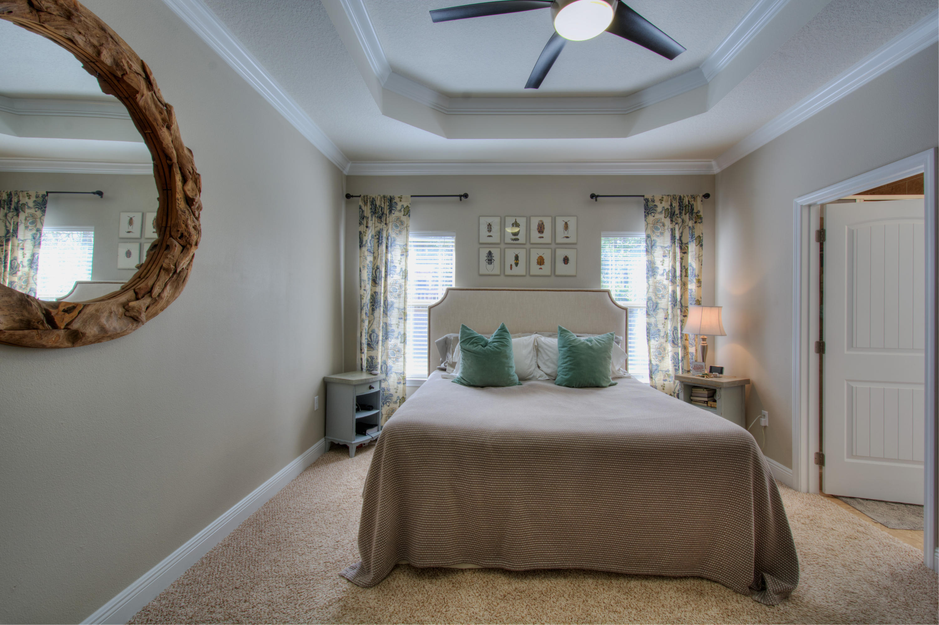 WHISPERING LAKE - Residential