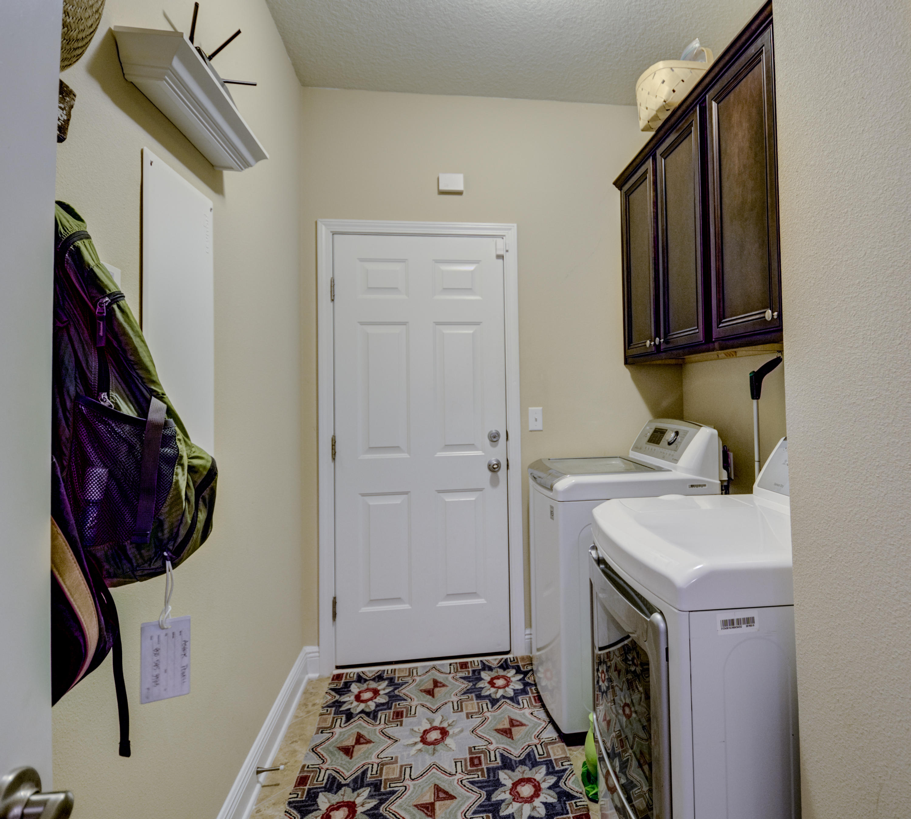 WHISPERING LAKE - Residential