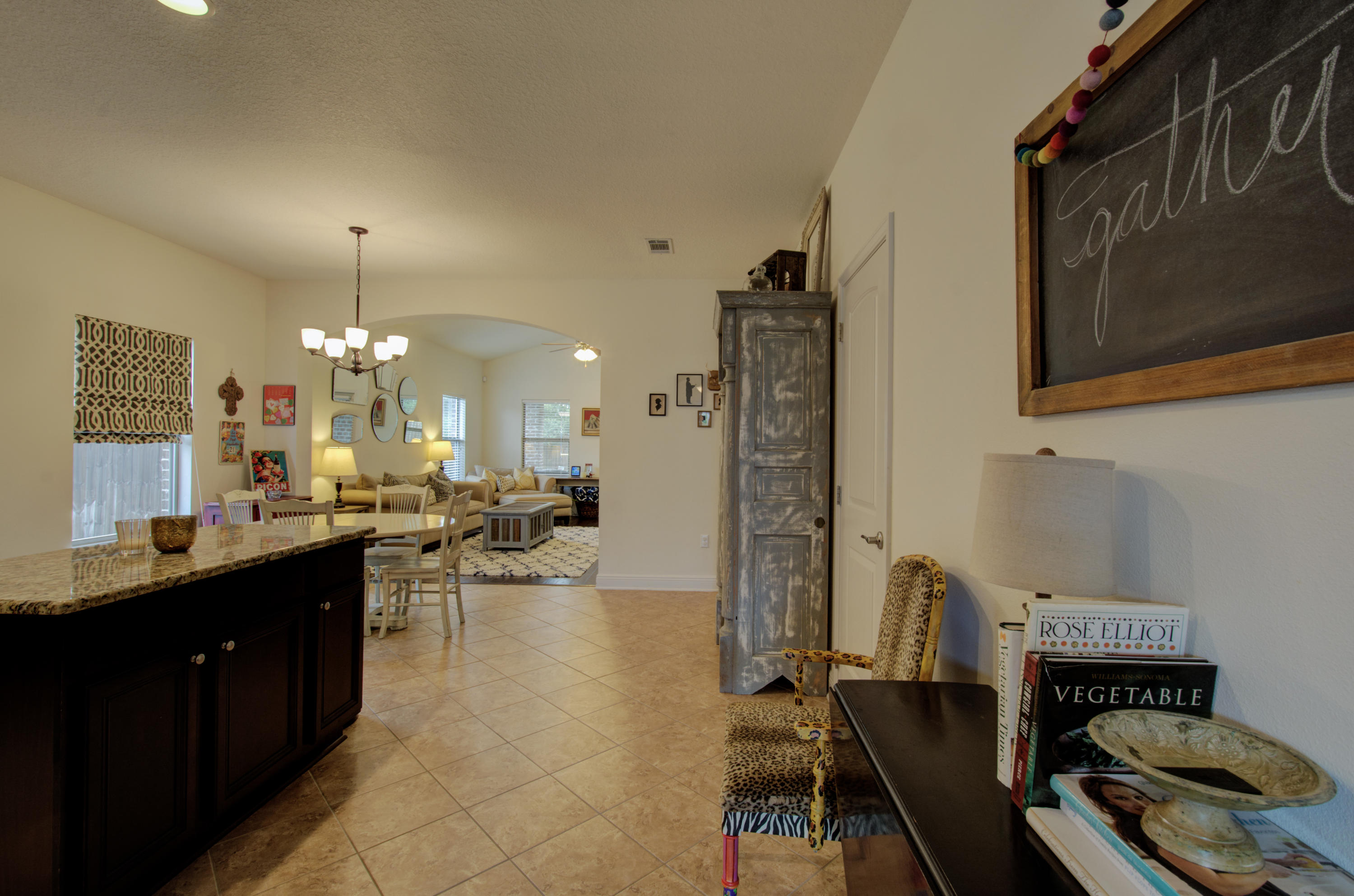 WHISPERING LAKE - Residential