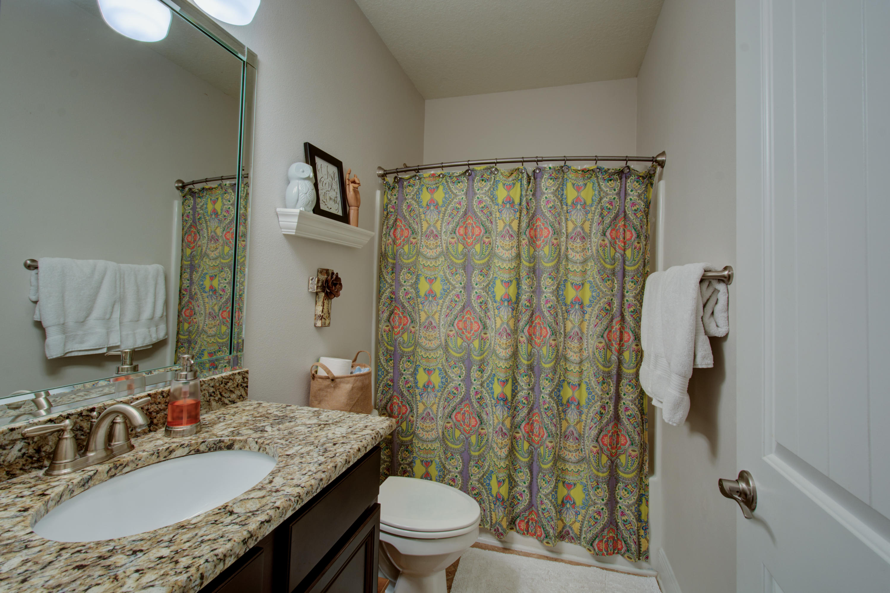 WHISPERING LAKE - Residential