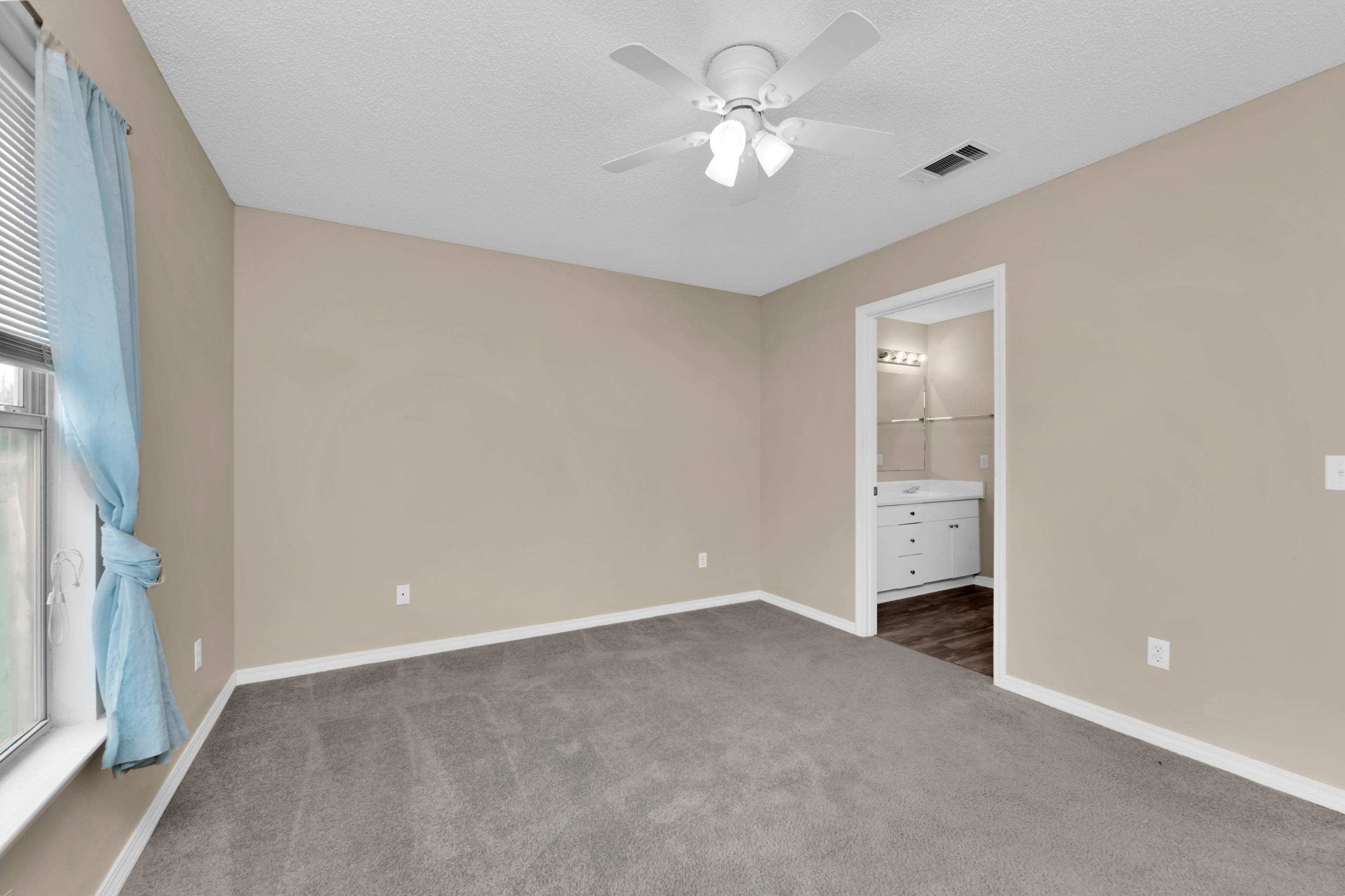 THE VINEYARDS - Residential