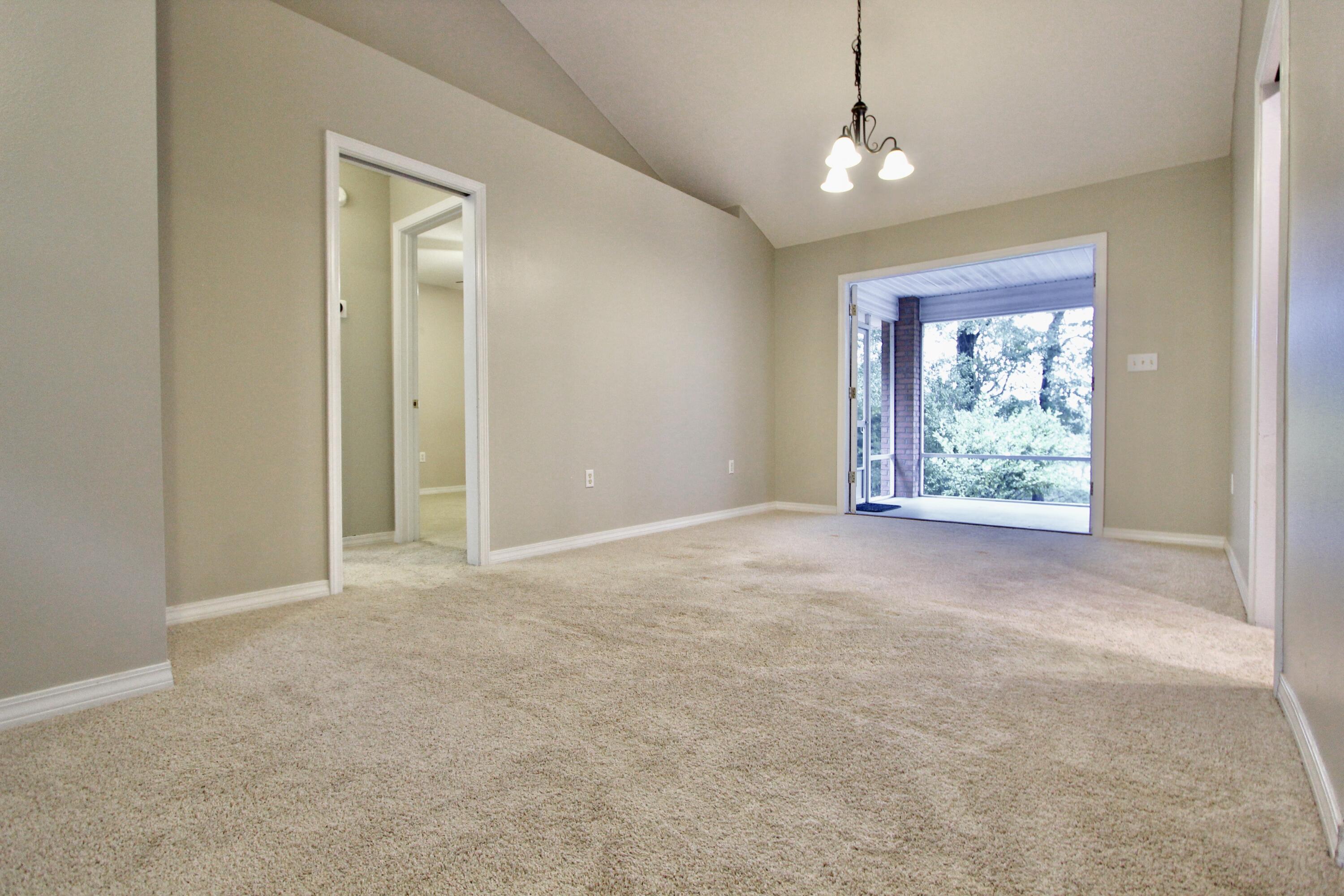 COUNTRY CLUB ESTATES - Residential