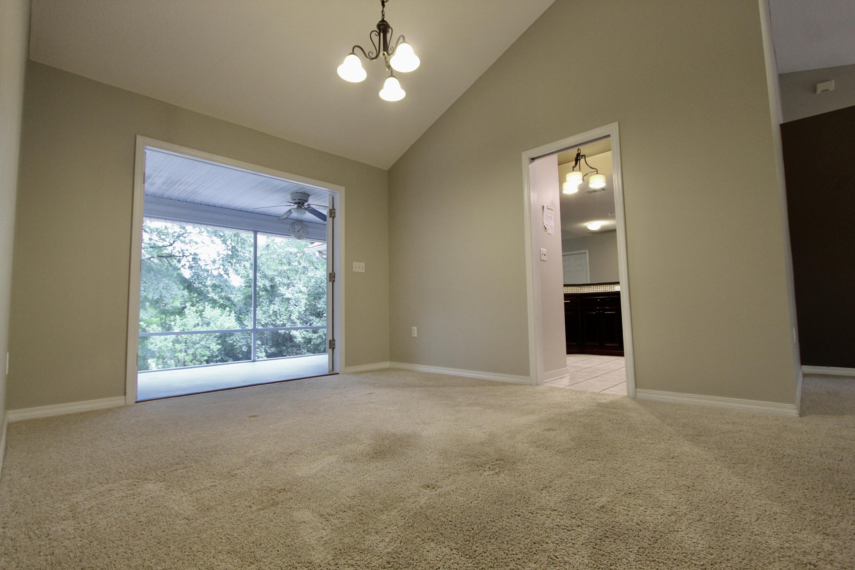 COUNTRY CLUB ESTATES - Residential