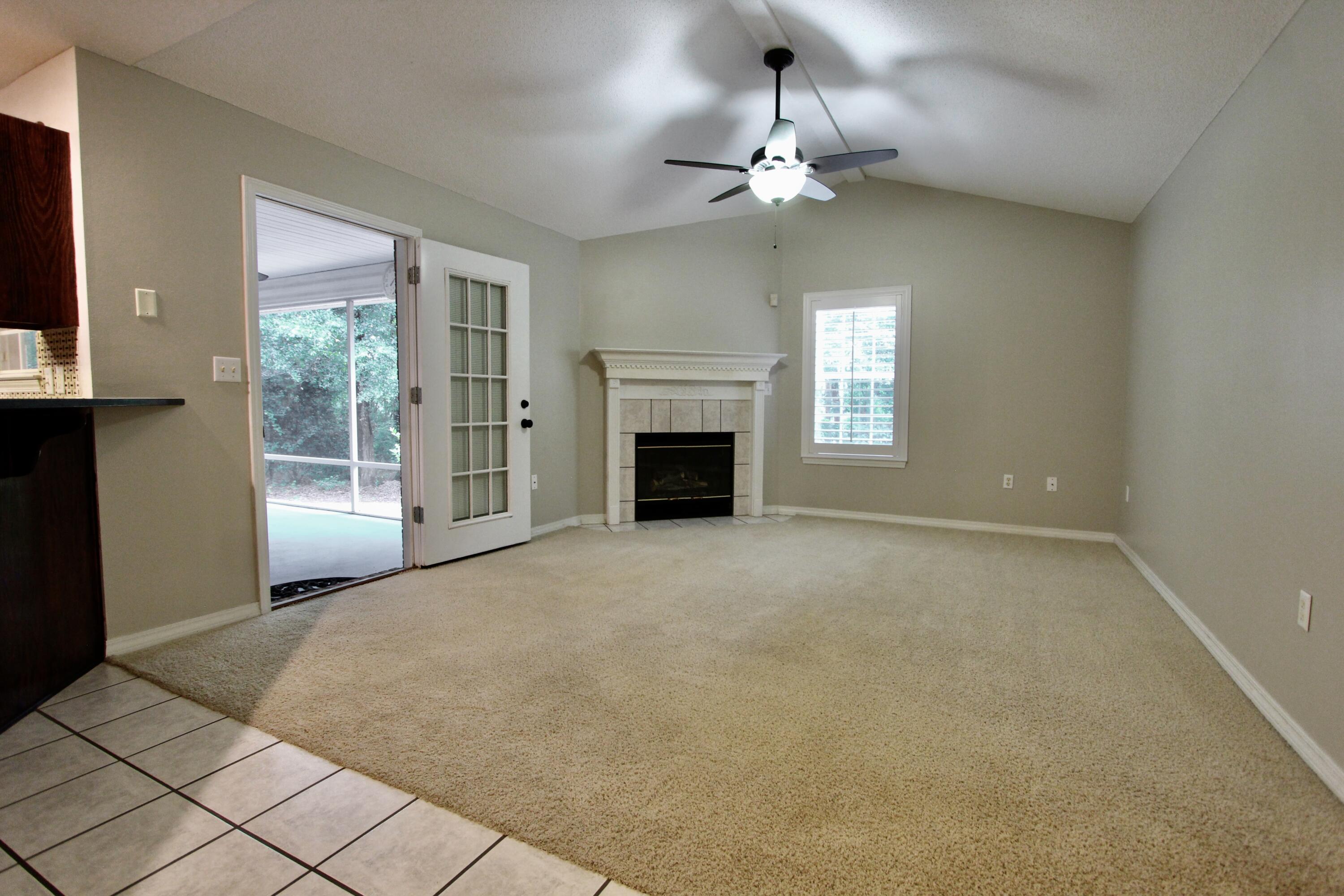 COUNTRY CLUB ESTATES - Residential