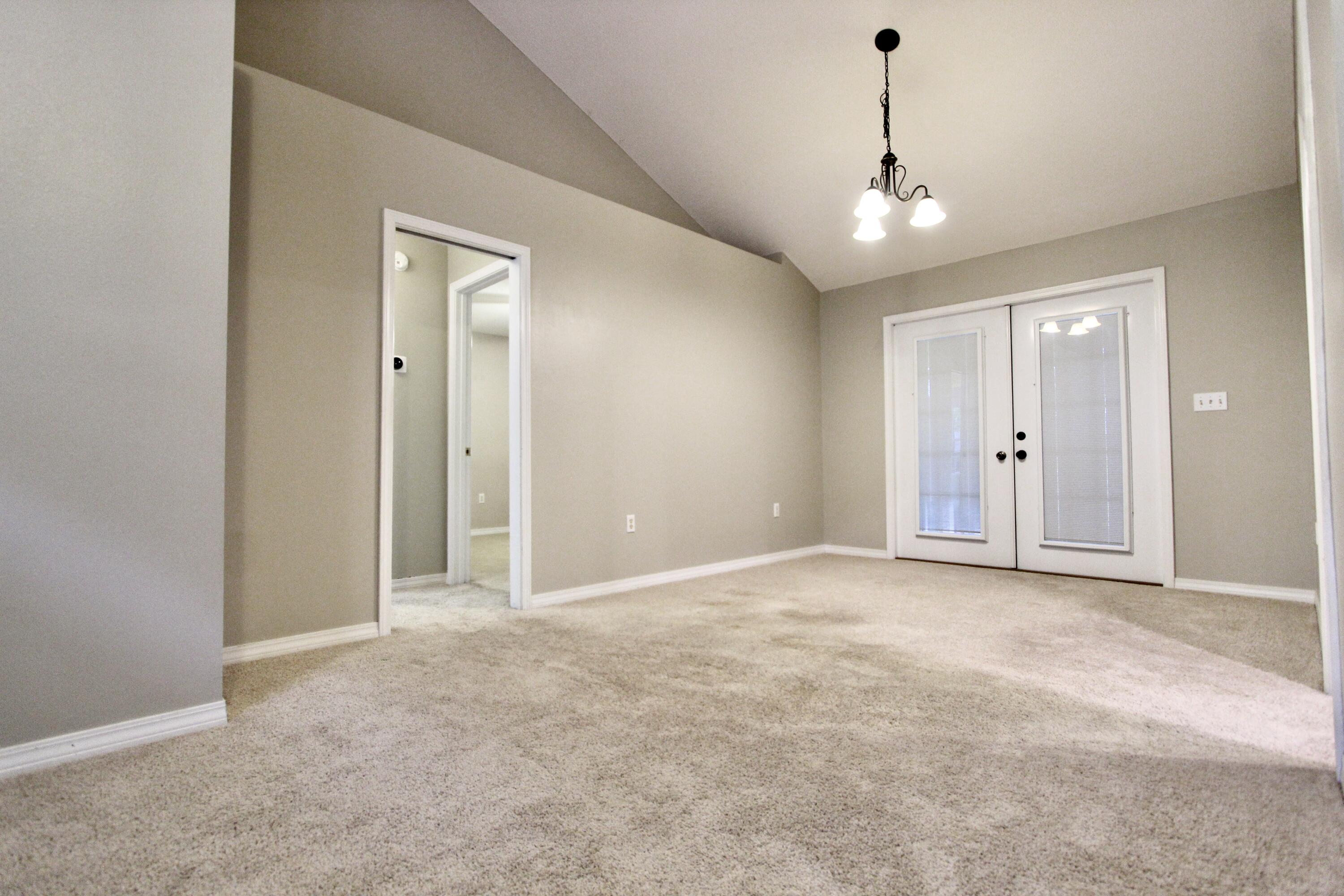 COUNTRY CLUB ESTATES - Residential