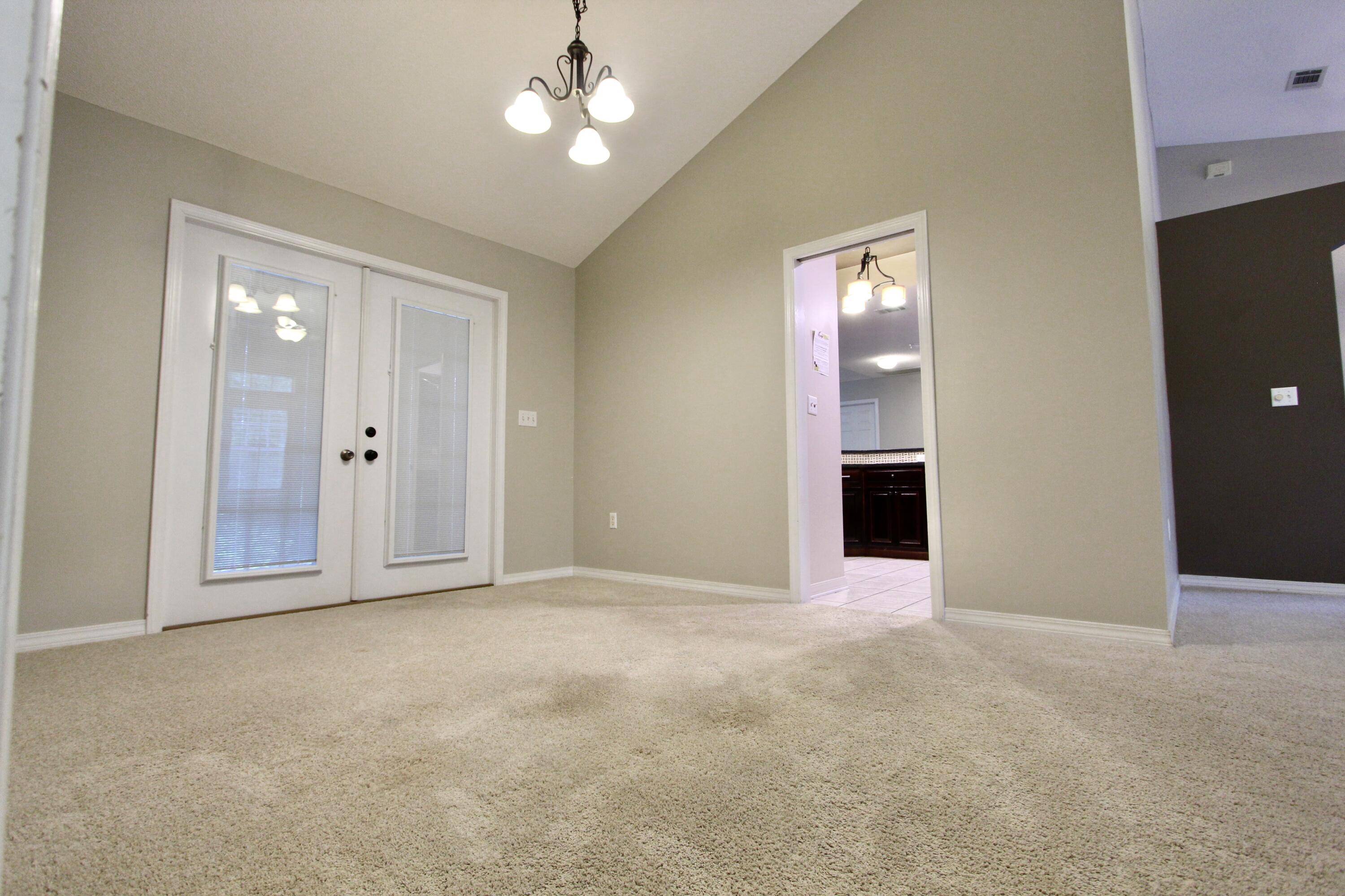 COUNTRY CLUB ESTATES - Residential