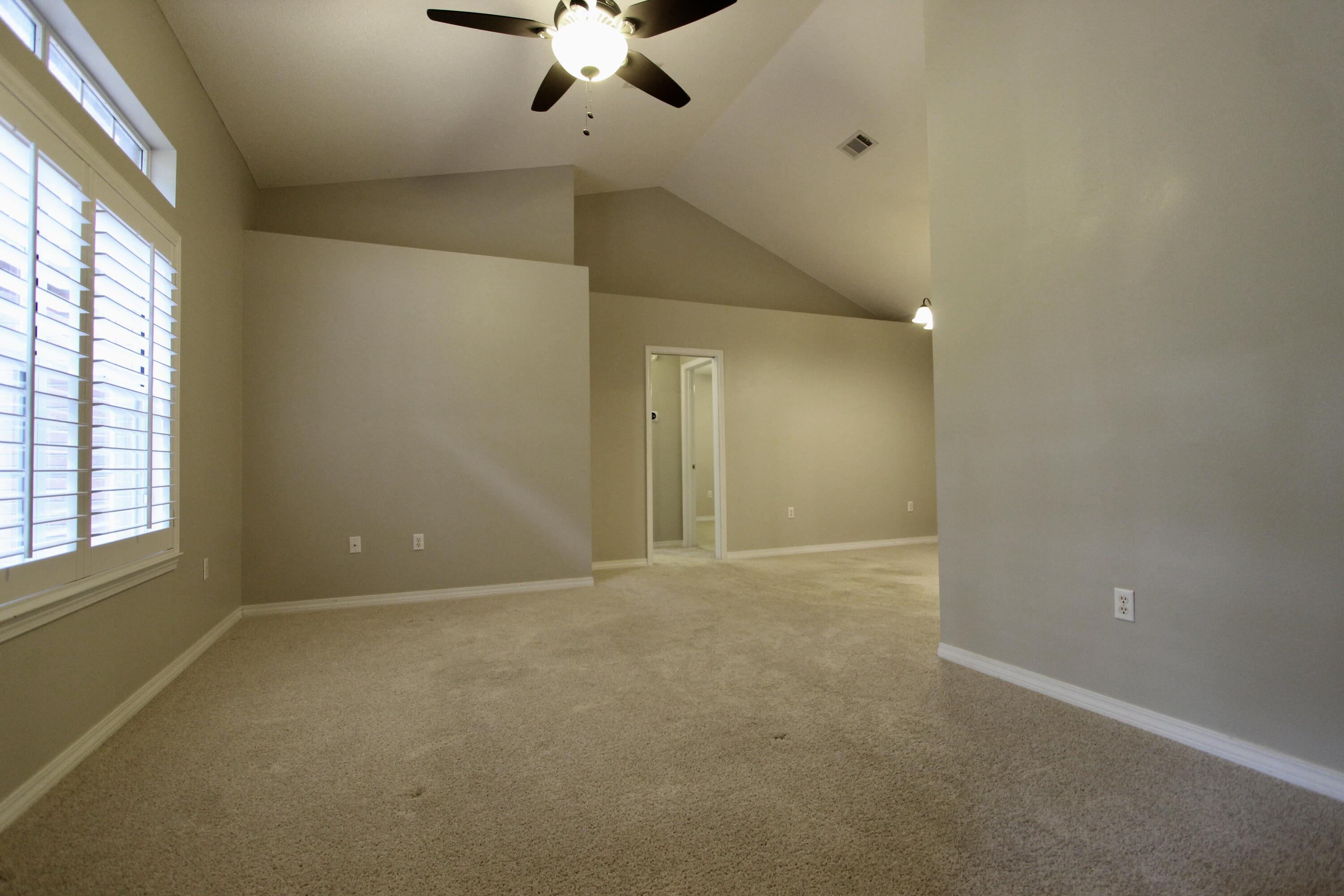 COUNTRY CLUB ESTATES - Residential