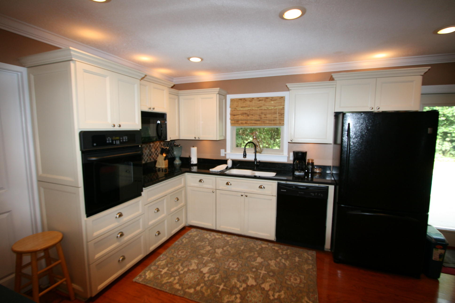 COUNTRY CLUB ESTATES - Residential