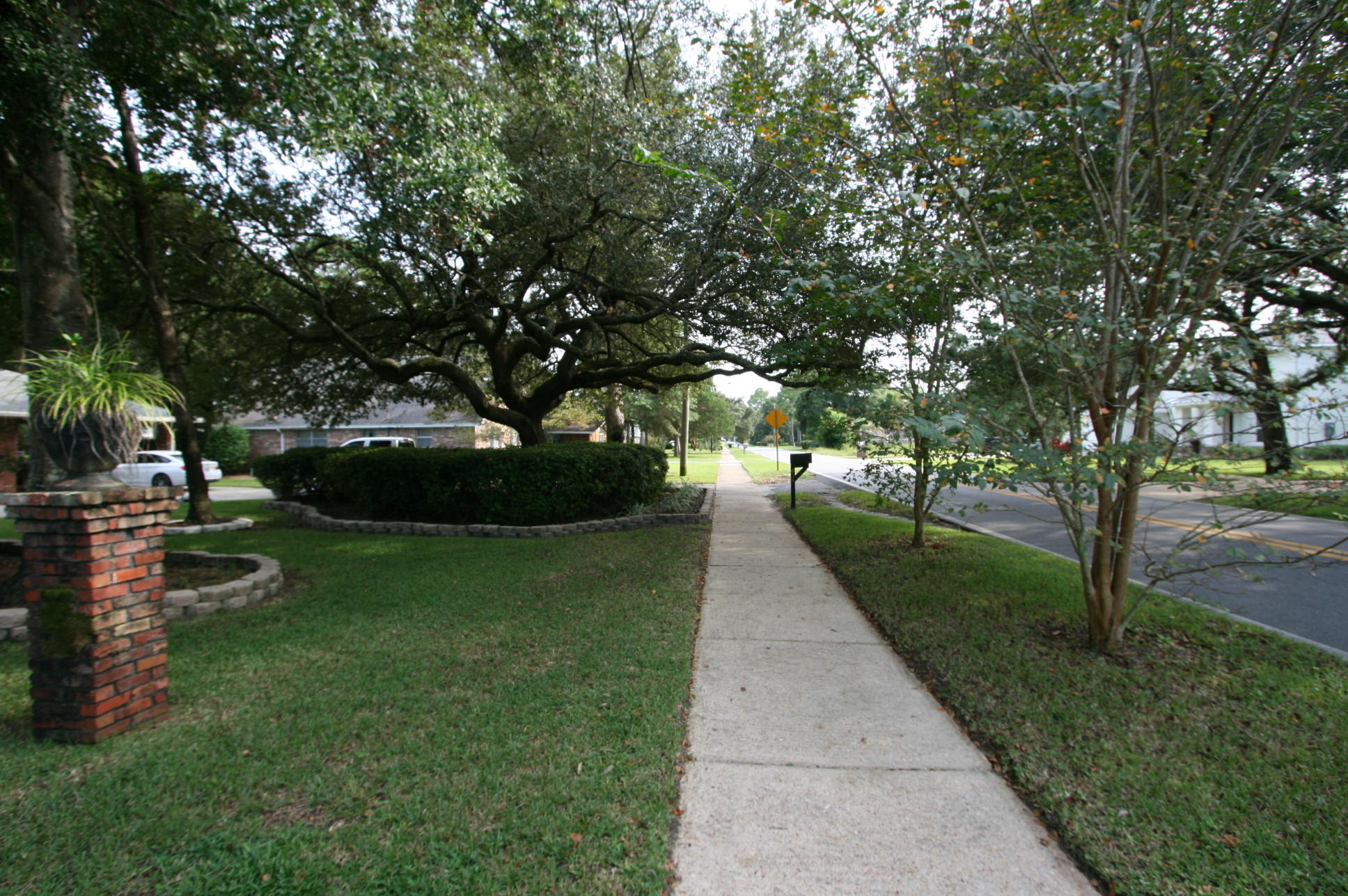 COUNTRY CLUB ESTATES - Residential