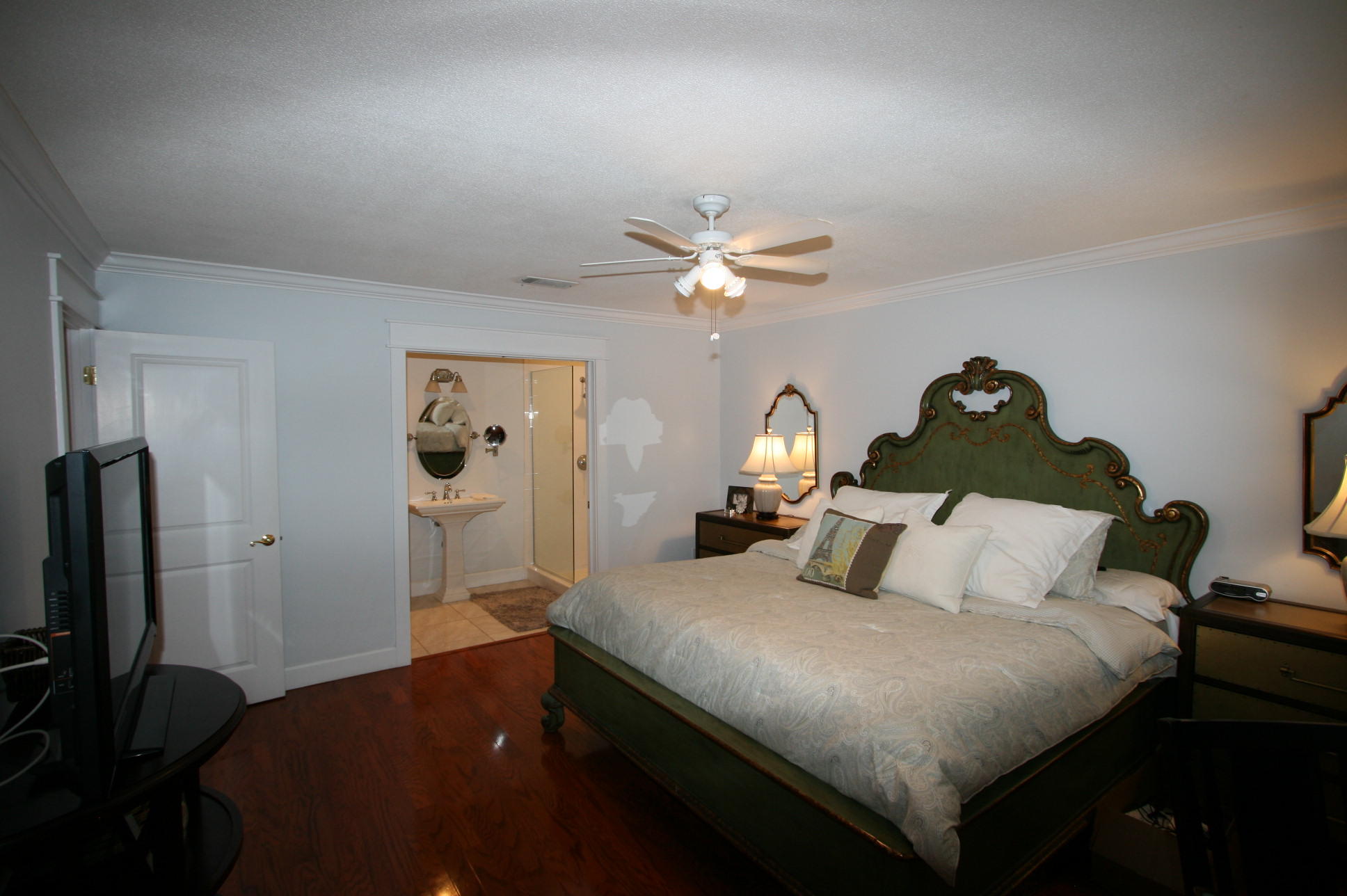 COUNTRY CLUB ESTATES - Residential