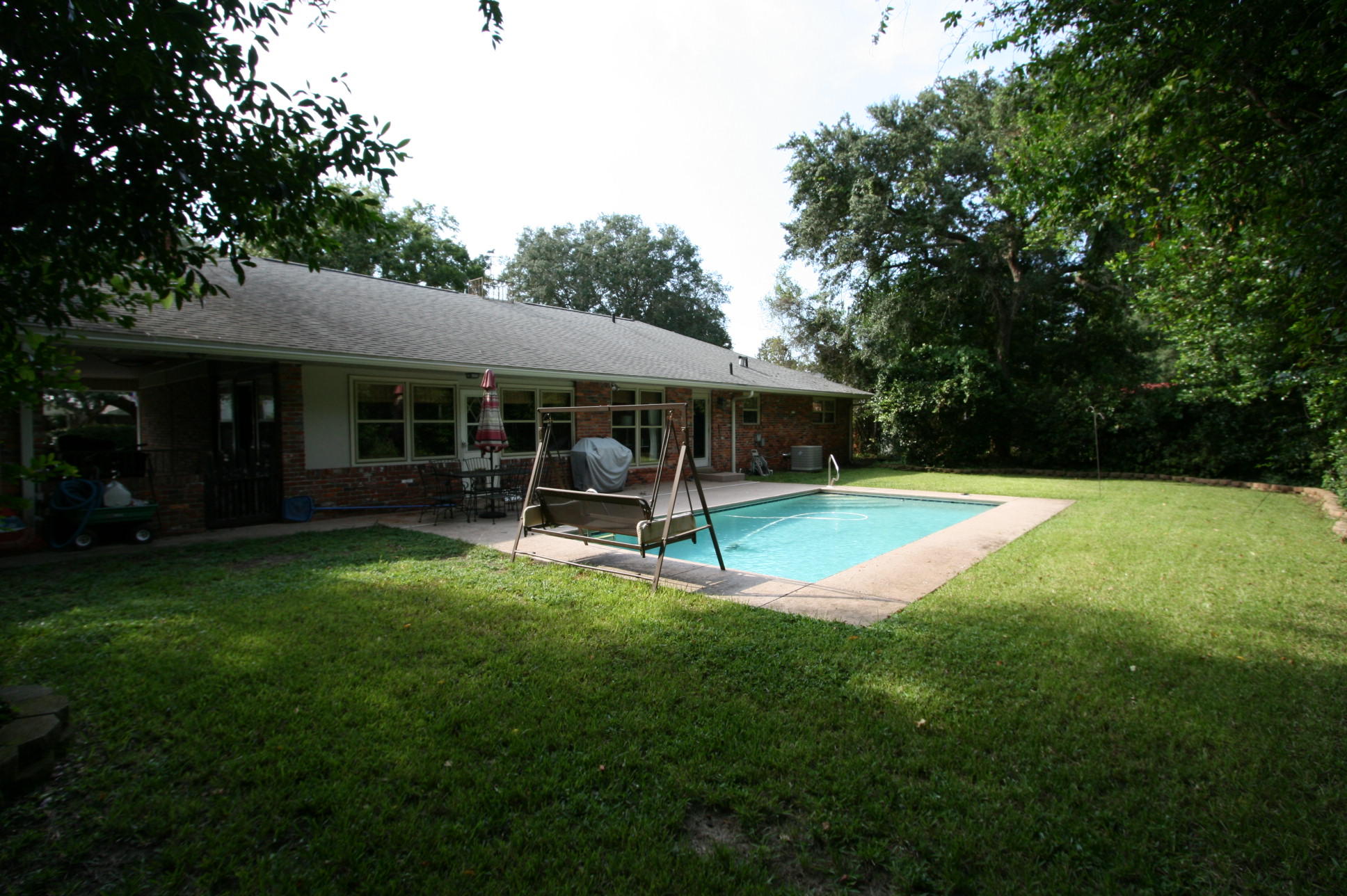 COUNTRY CLUB ESTATES - Residential