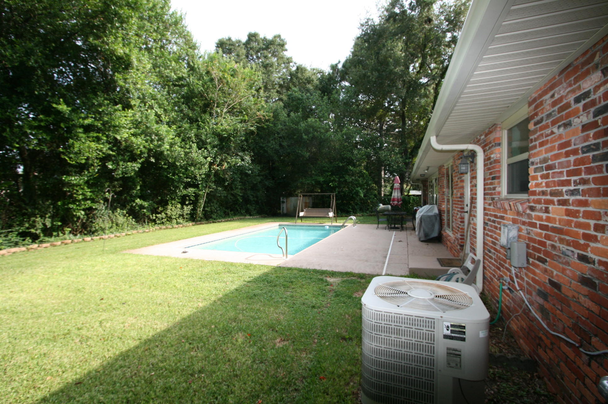 COUNTRY CLUB ESTATES - Residential